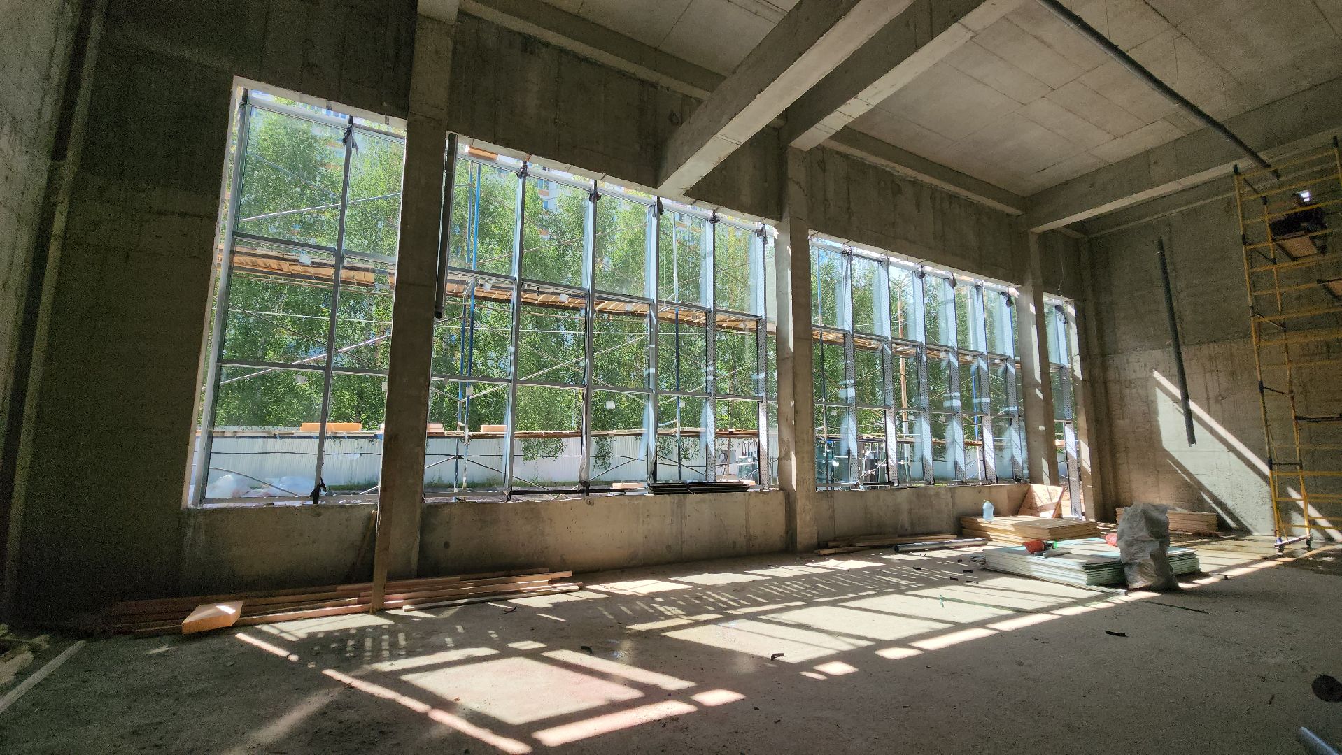 фок с бассейном, Лобня, Остекление ,Черновой пол,