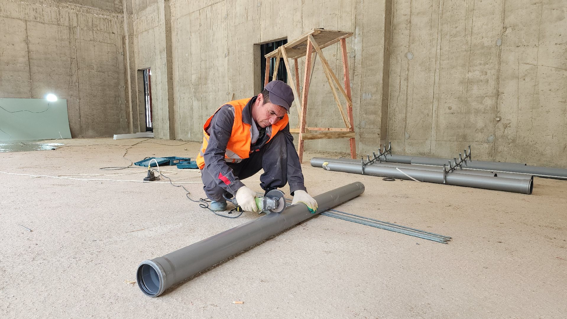 фок с бассейном, Лобня, Остекление ,Черновой пол,