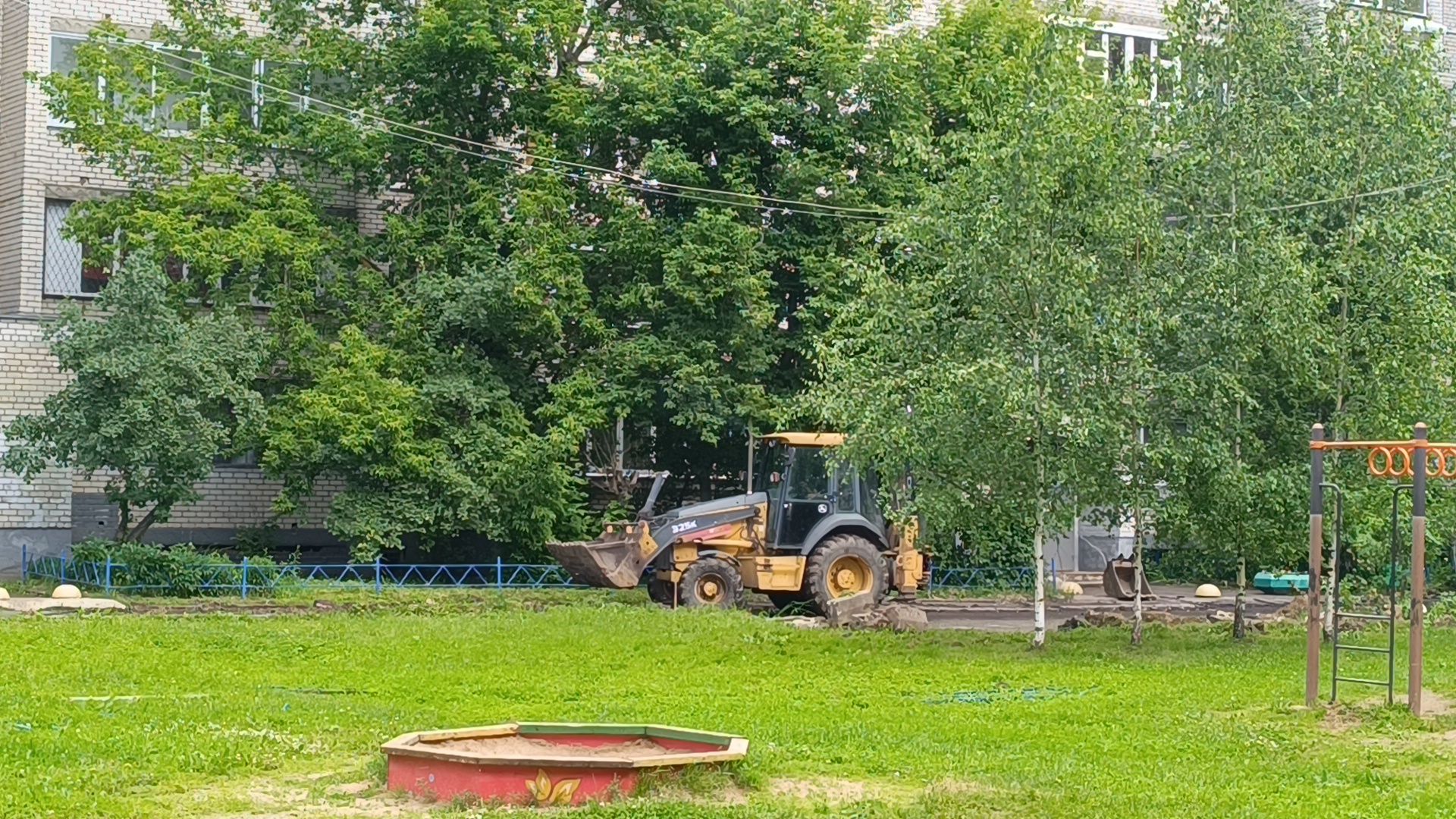 двор, лобня, кбдт,