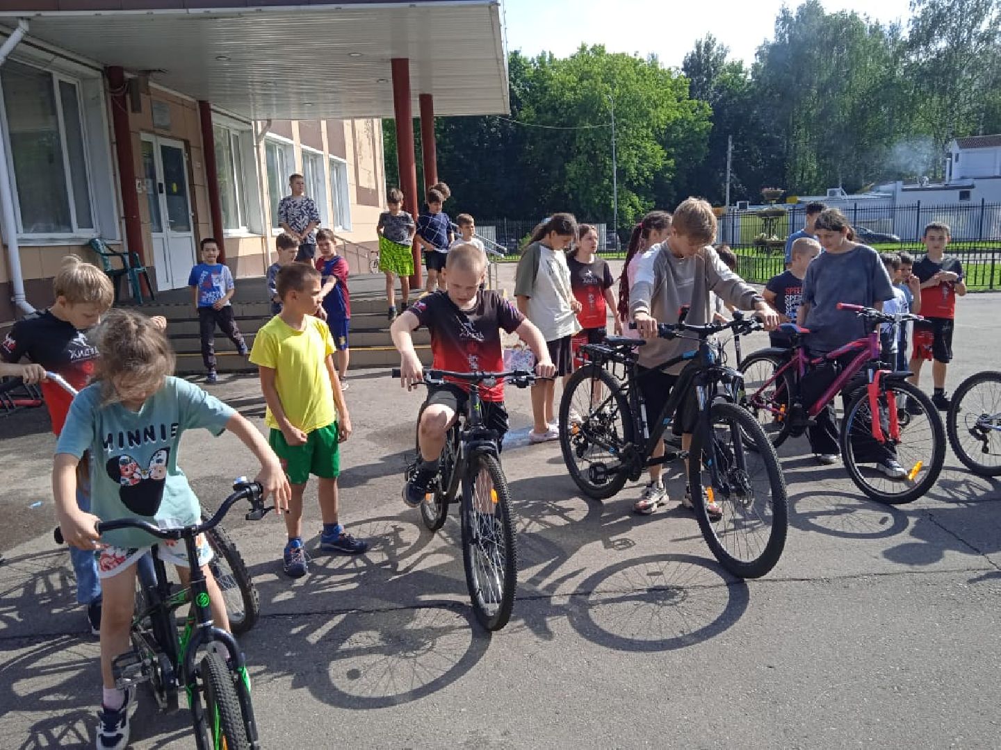 пушкинский округ, поселок, велопробег памяти, дом культуры,дети, велосипедисты,герои вов,дань памяти,памятник вов,минута молчания,вертикалки,