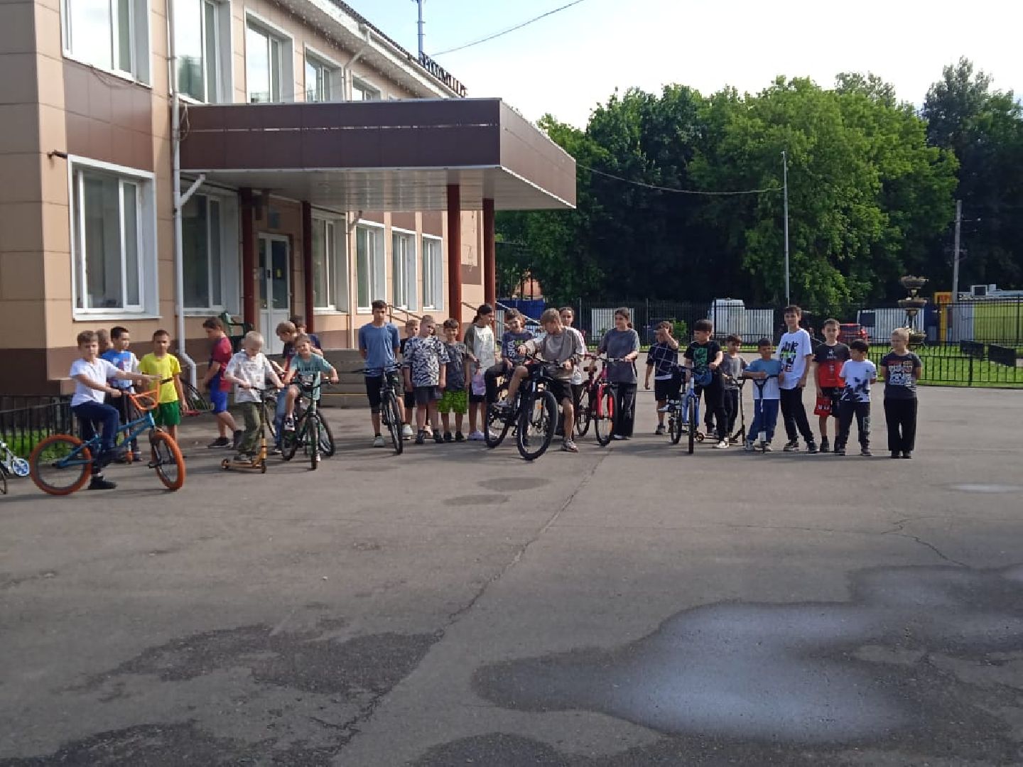 пушкинский округ, поселок, велопробег памяти, дом культуры,дети, велосипедисты,герои вов,дань памяти,памятник вов,минута молчания,вертикалки,