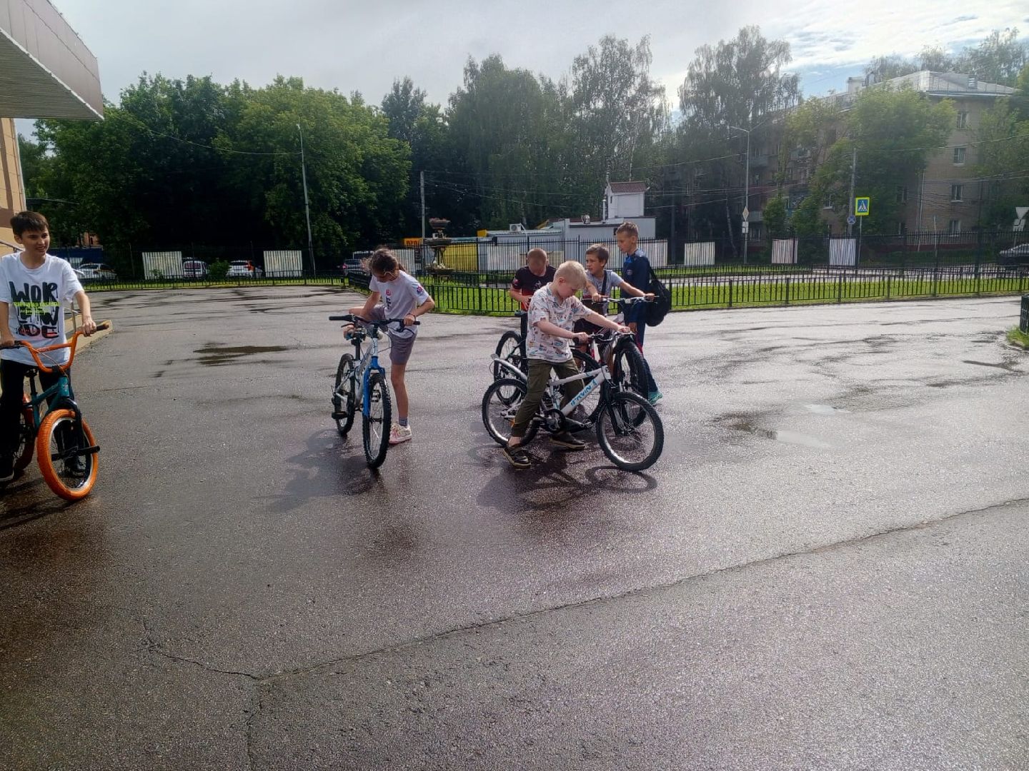 пушкинский округ, поселок, велопробег памяти, дом культуры,дети, велосипедисты,герои вов,дань памяти,памятник вов,минута молчания,вертикалки,