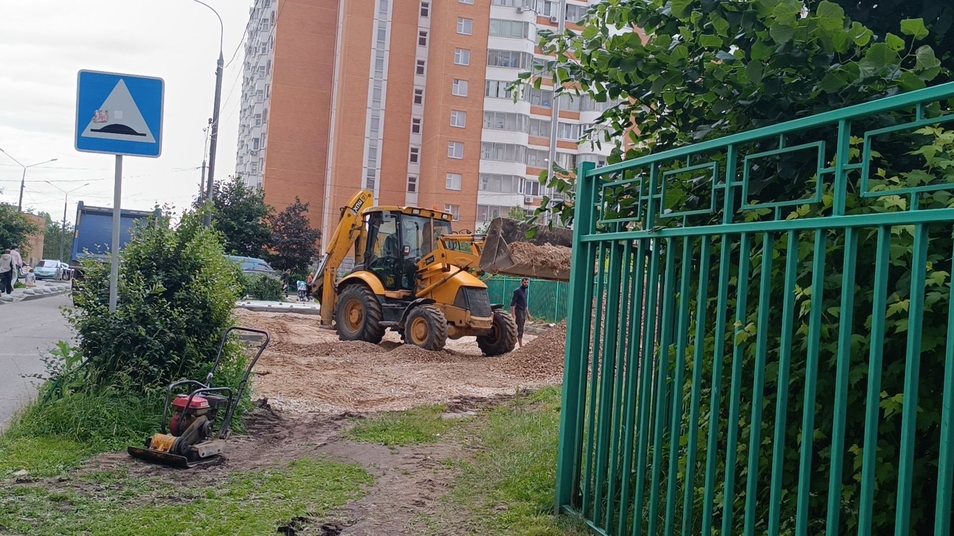 детска игровая площадка, лобня, двор,