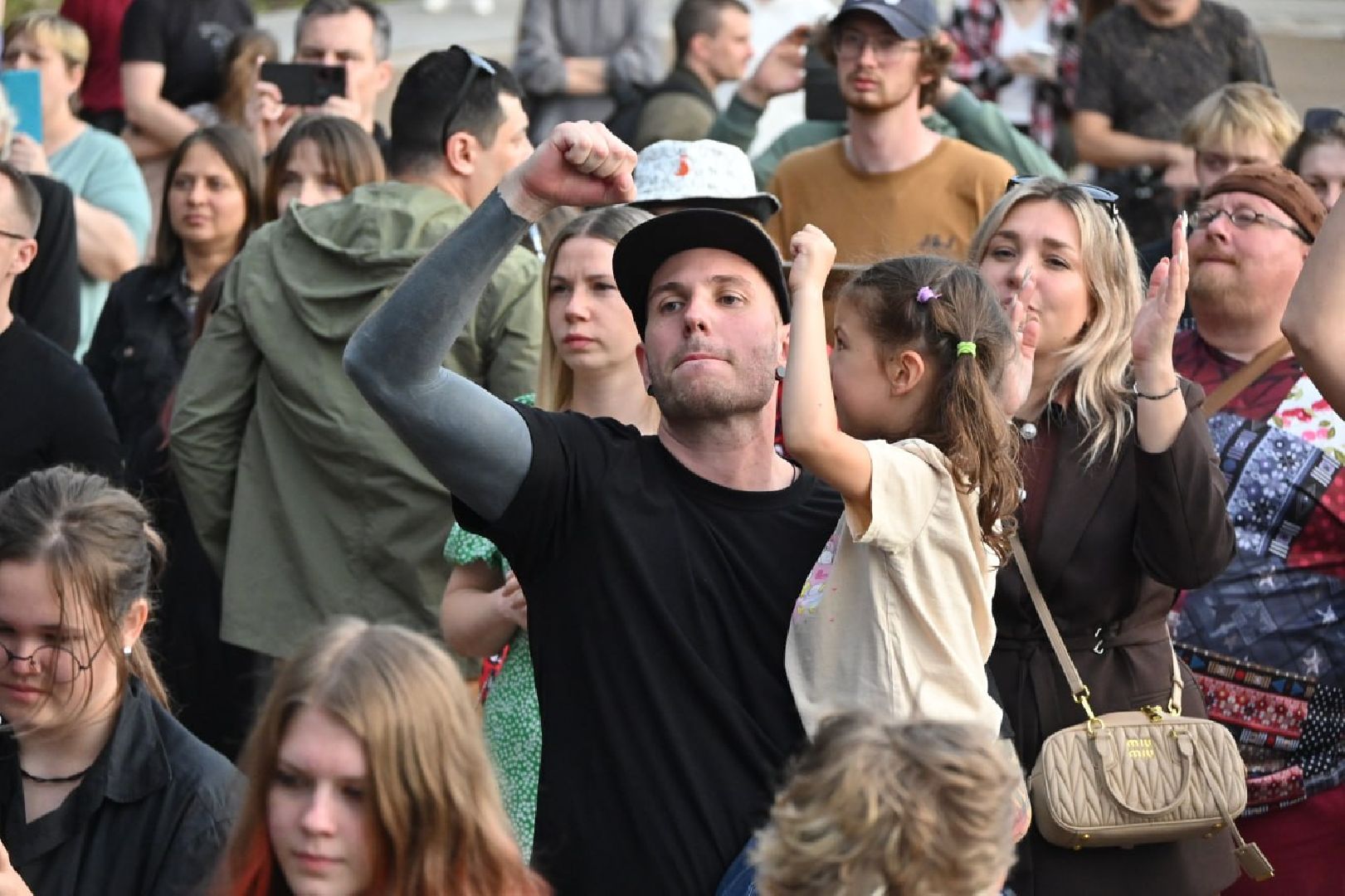 сергиев посад, день молодежи 2025, скитские пруды, танцы, йога, песни под гитару,