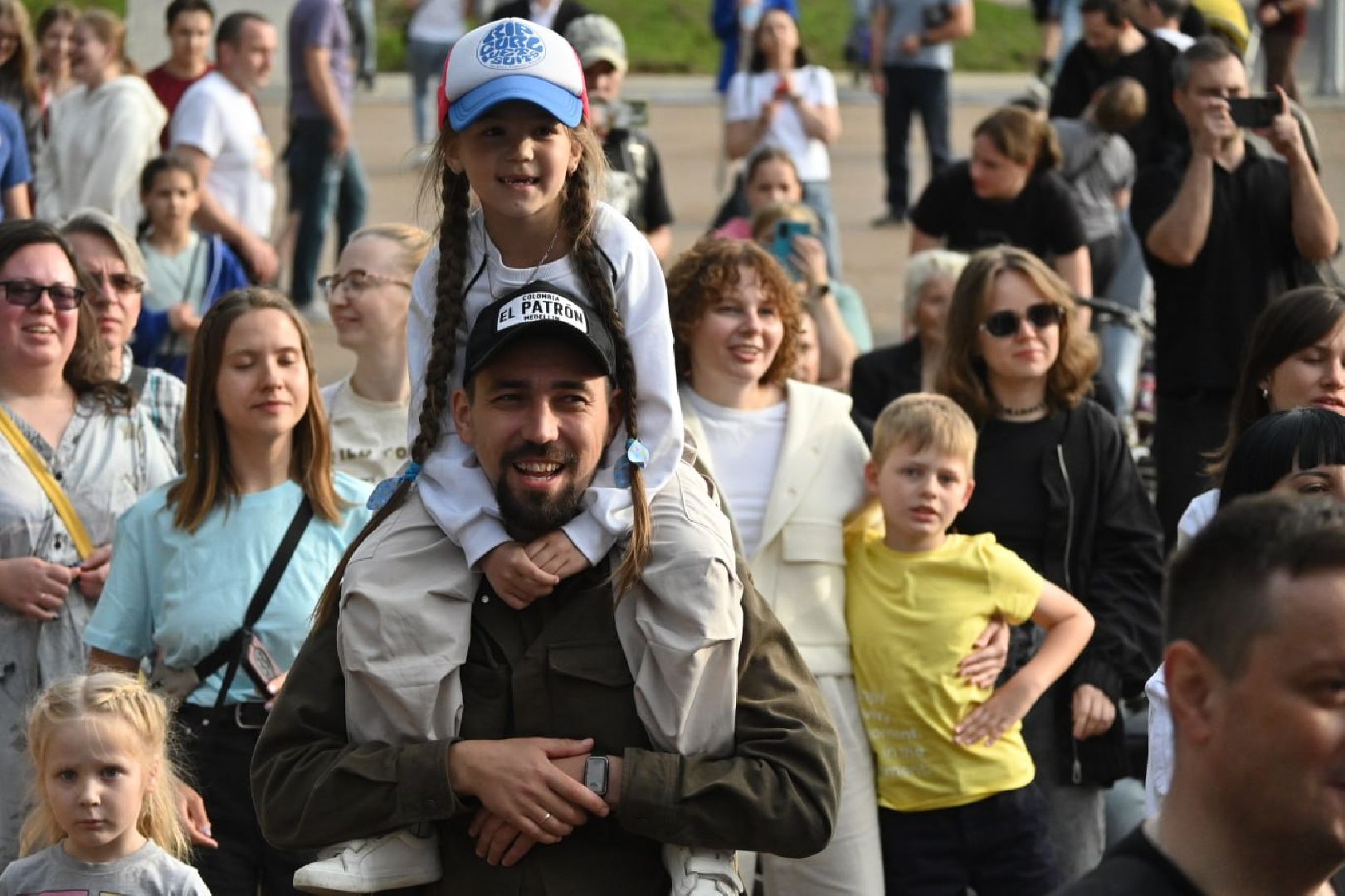 сергиев посад, день молодежи 2025, скитские пруды, танцы, йога, песни под гитару,