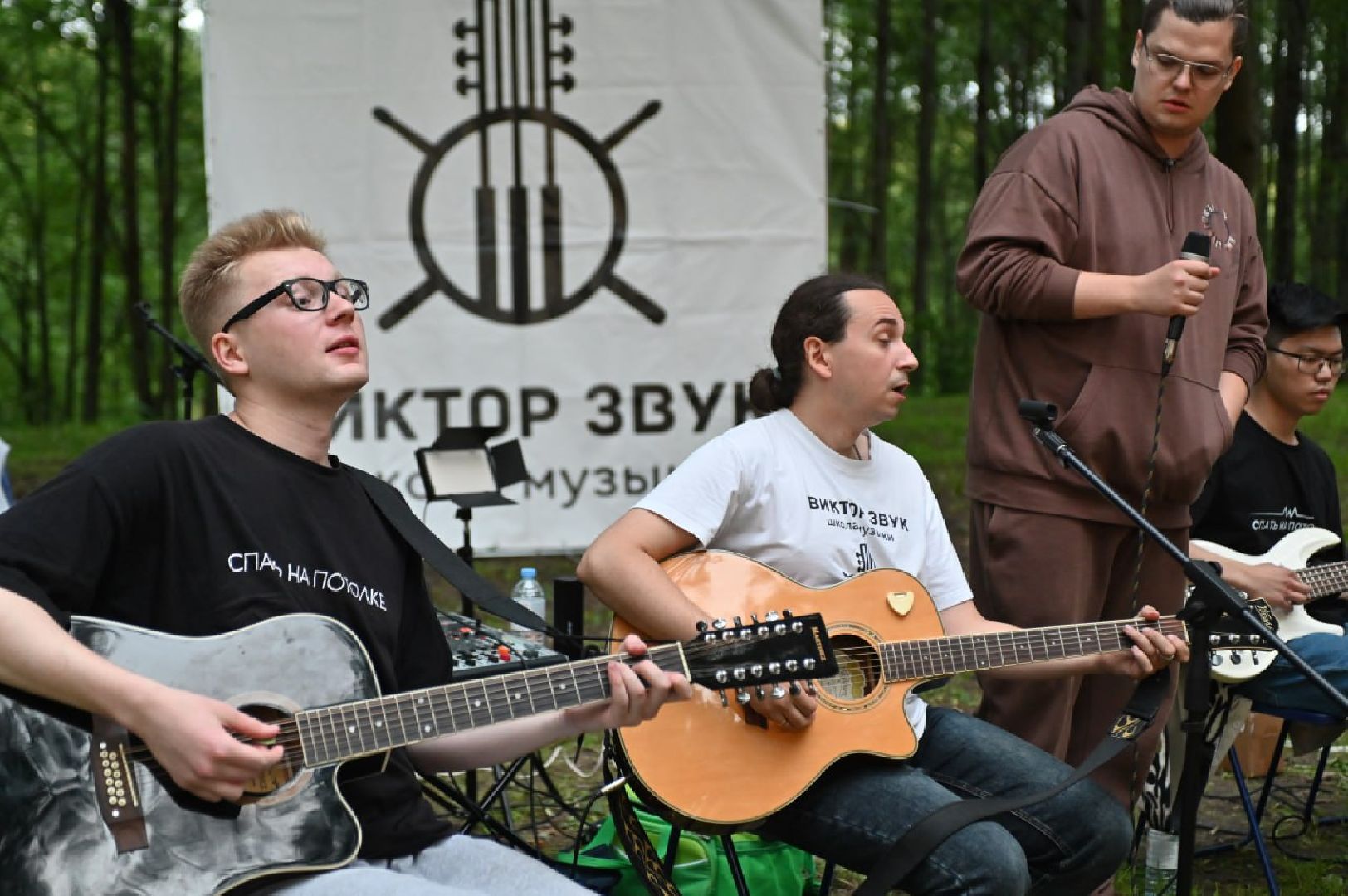 сергиев посад, день молодежи 2025, скитские пруды, танцы, йога, песни под гитару,