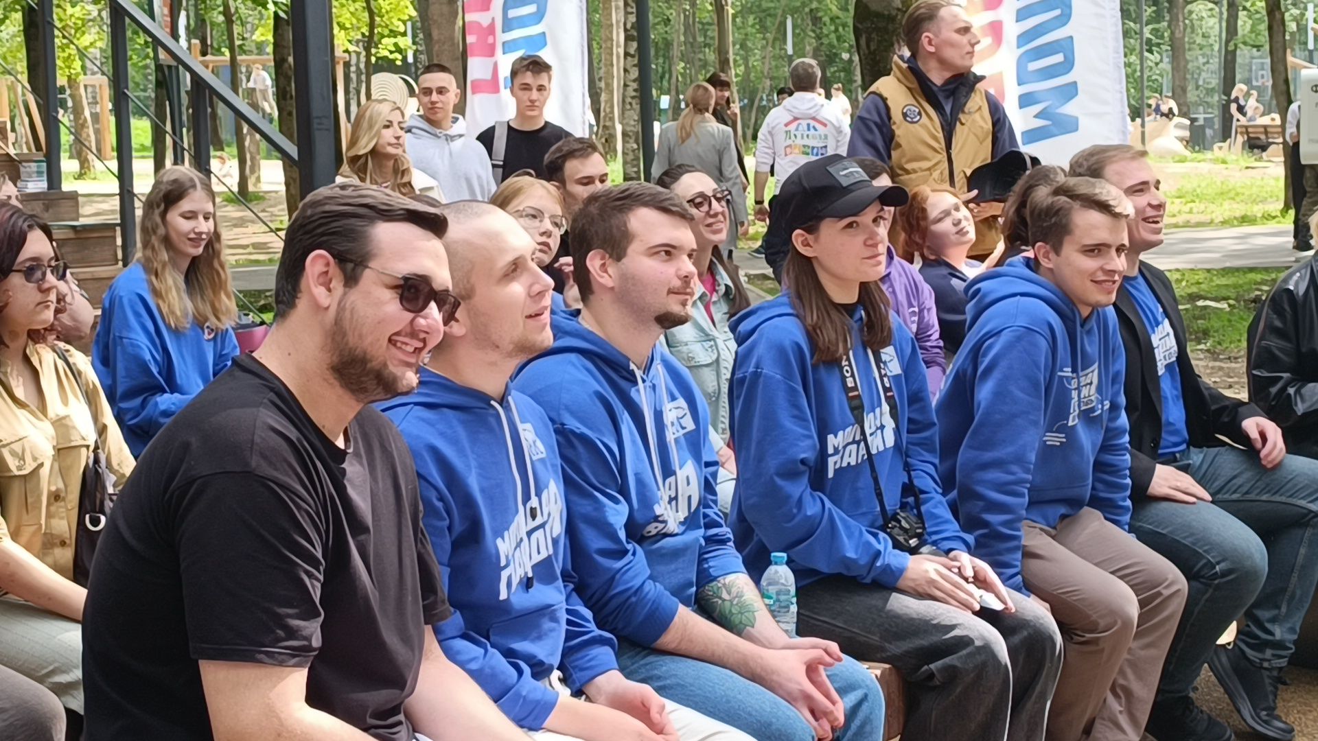 молодая гвардия, лобня, парк,