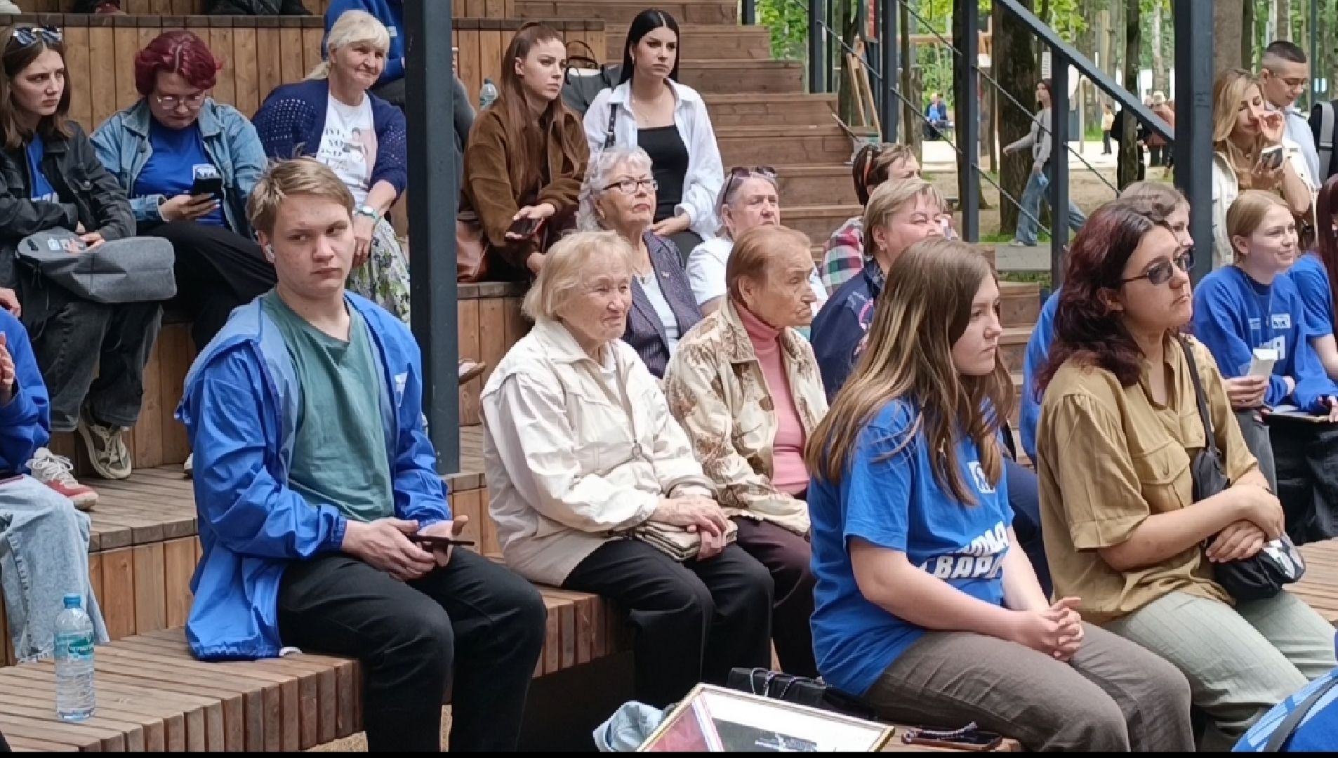 молодая гвардия, лобня, парк,