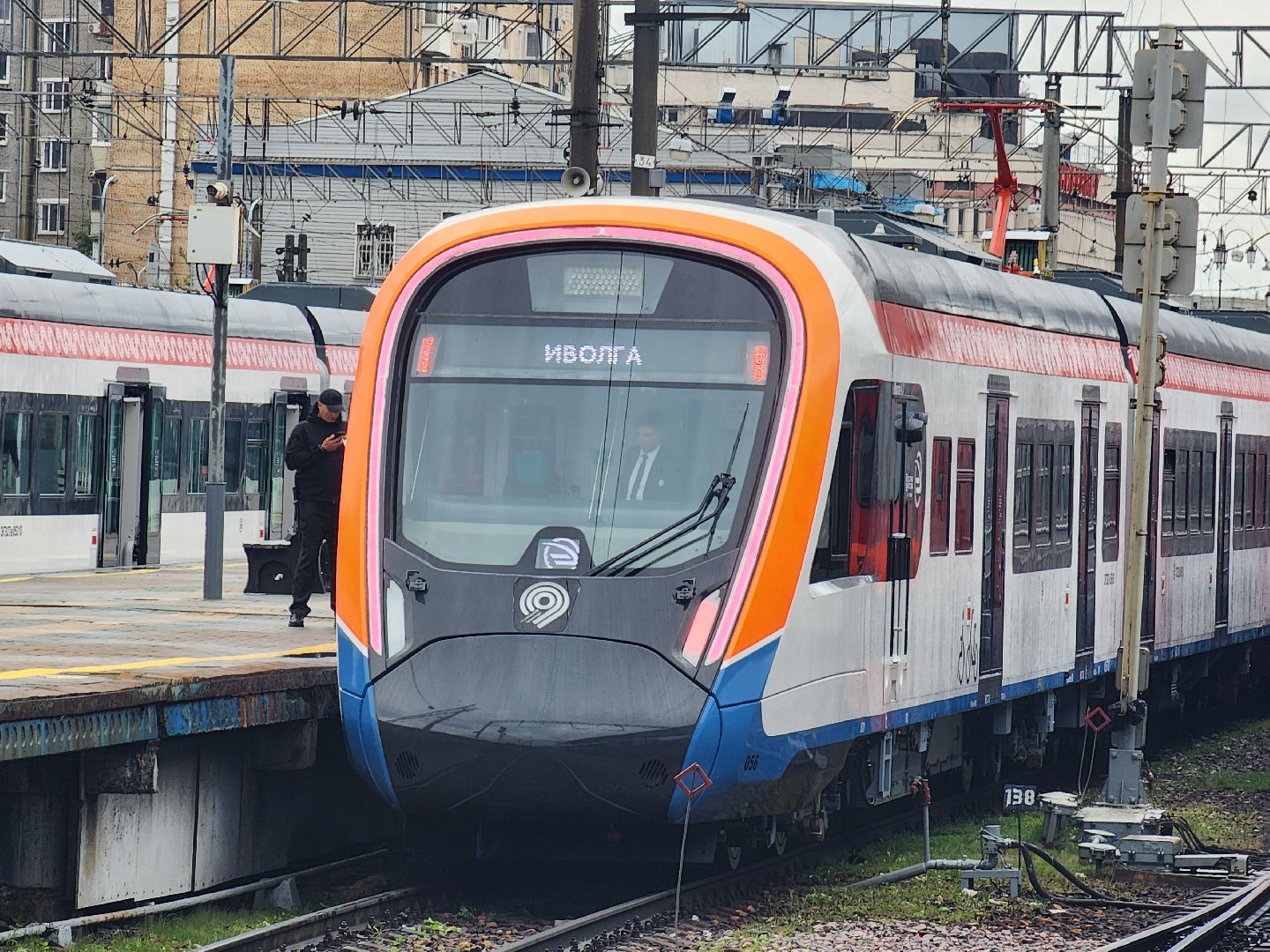 электропоезд, вокзал, машинист, железная дорога,