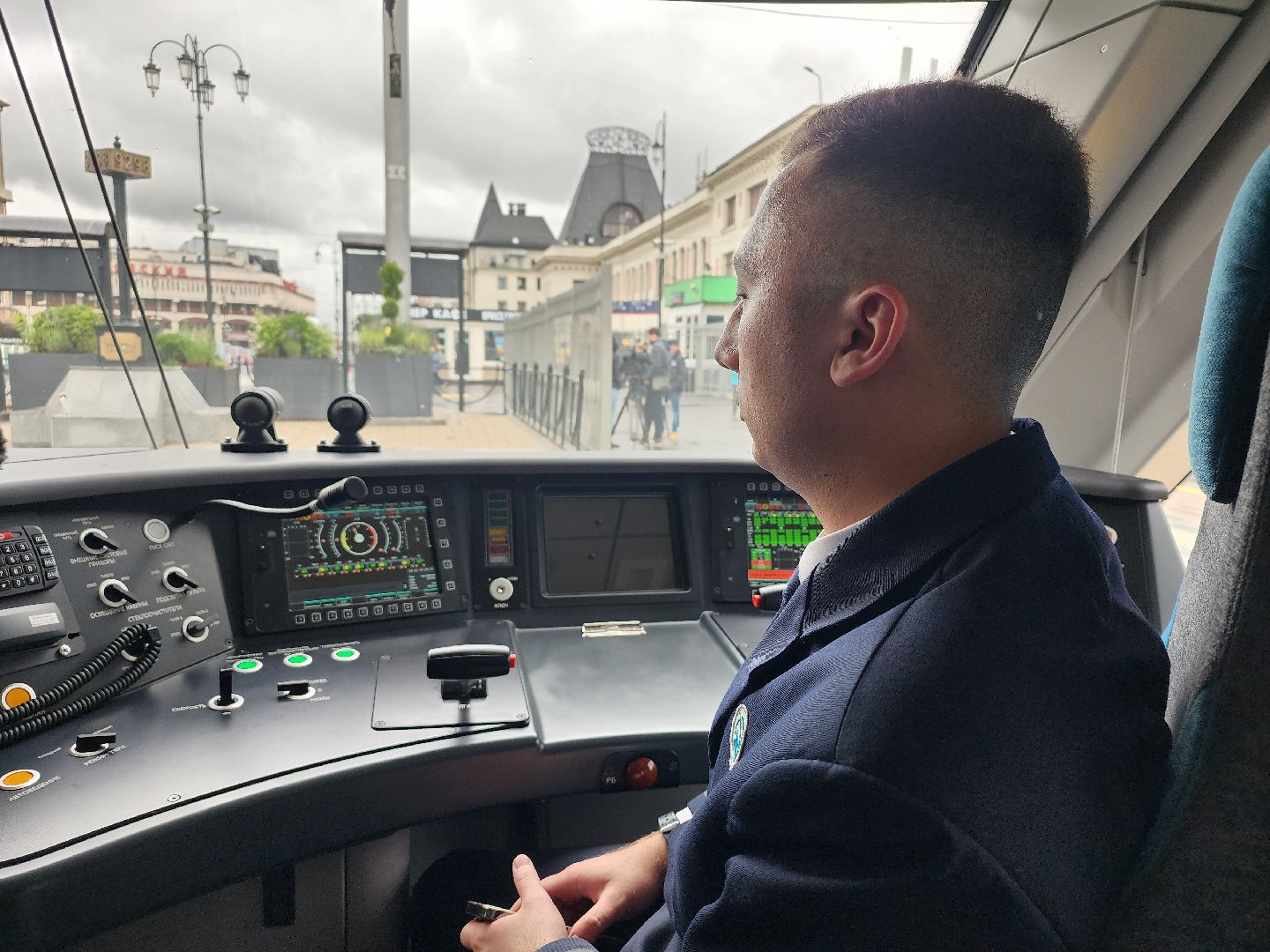 электропоезд, вокзал, машинист, железная дорога,