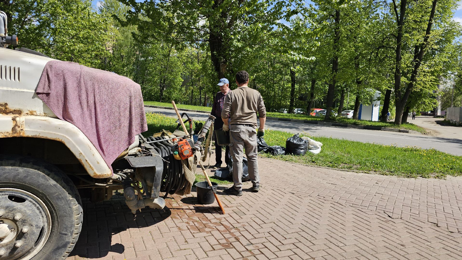 благоустройство, цветы, клумбы, 9 Мая, Дзержинский