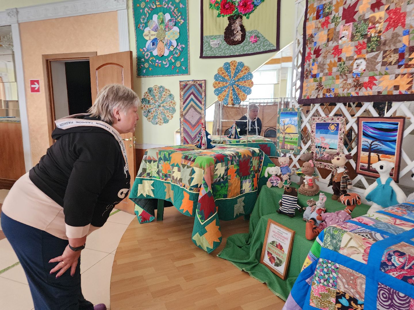 фрязино, рукоделие, открытие выставки, лоскутное шитье, активное долголетие,
