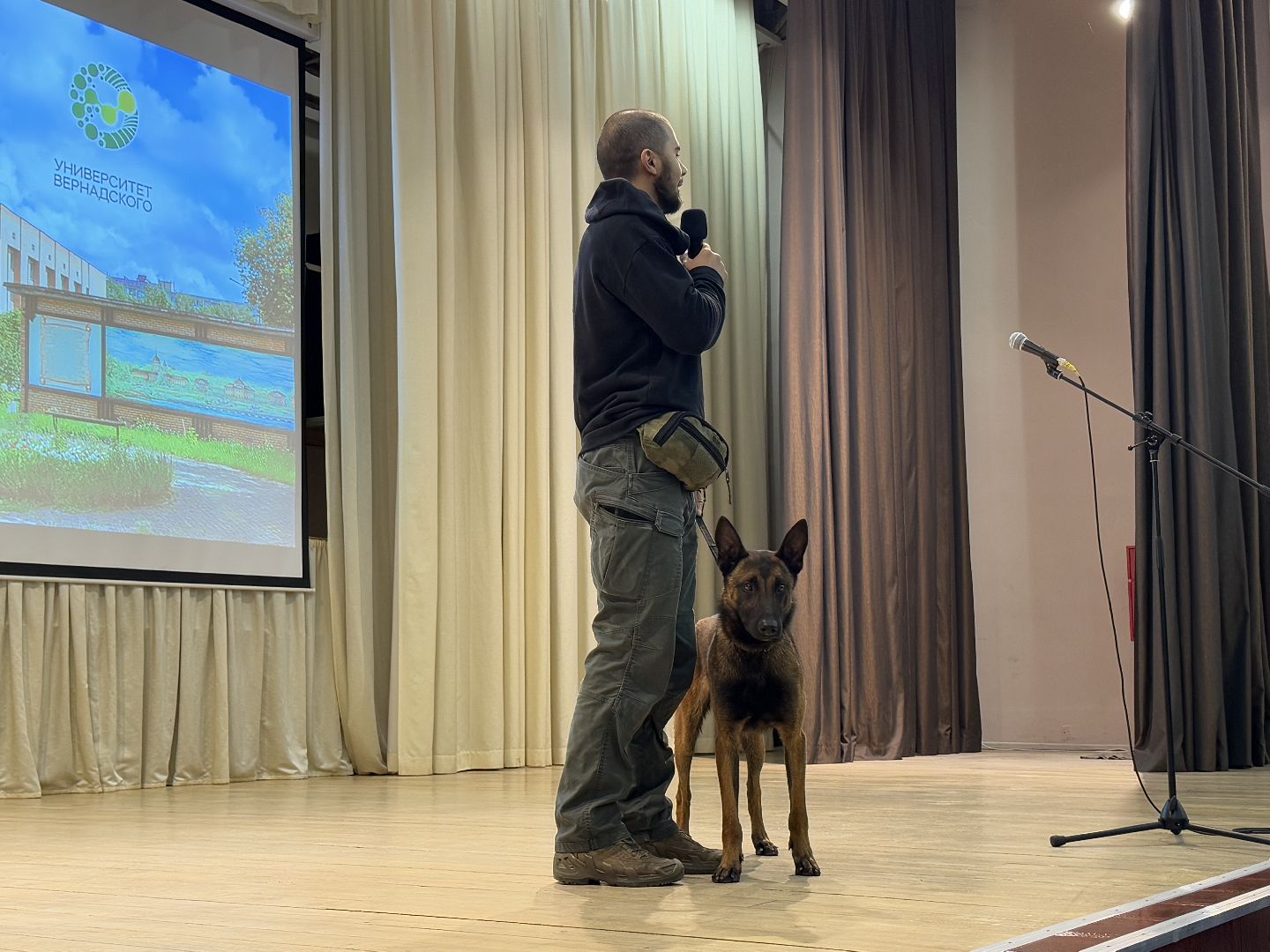 международный день собак, Балашиха, Университет Вернадского Балашиха, кинологический центр Балашиха,