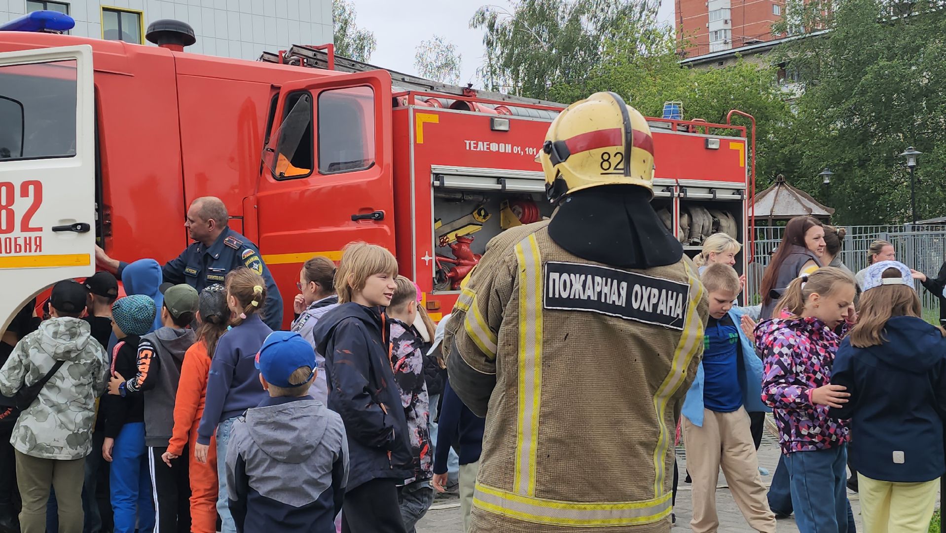 Мастер-класс от пожарных,  Пожарные , Лобня, школьный летний лагерь,пожарная служба,