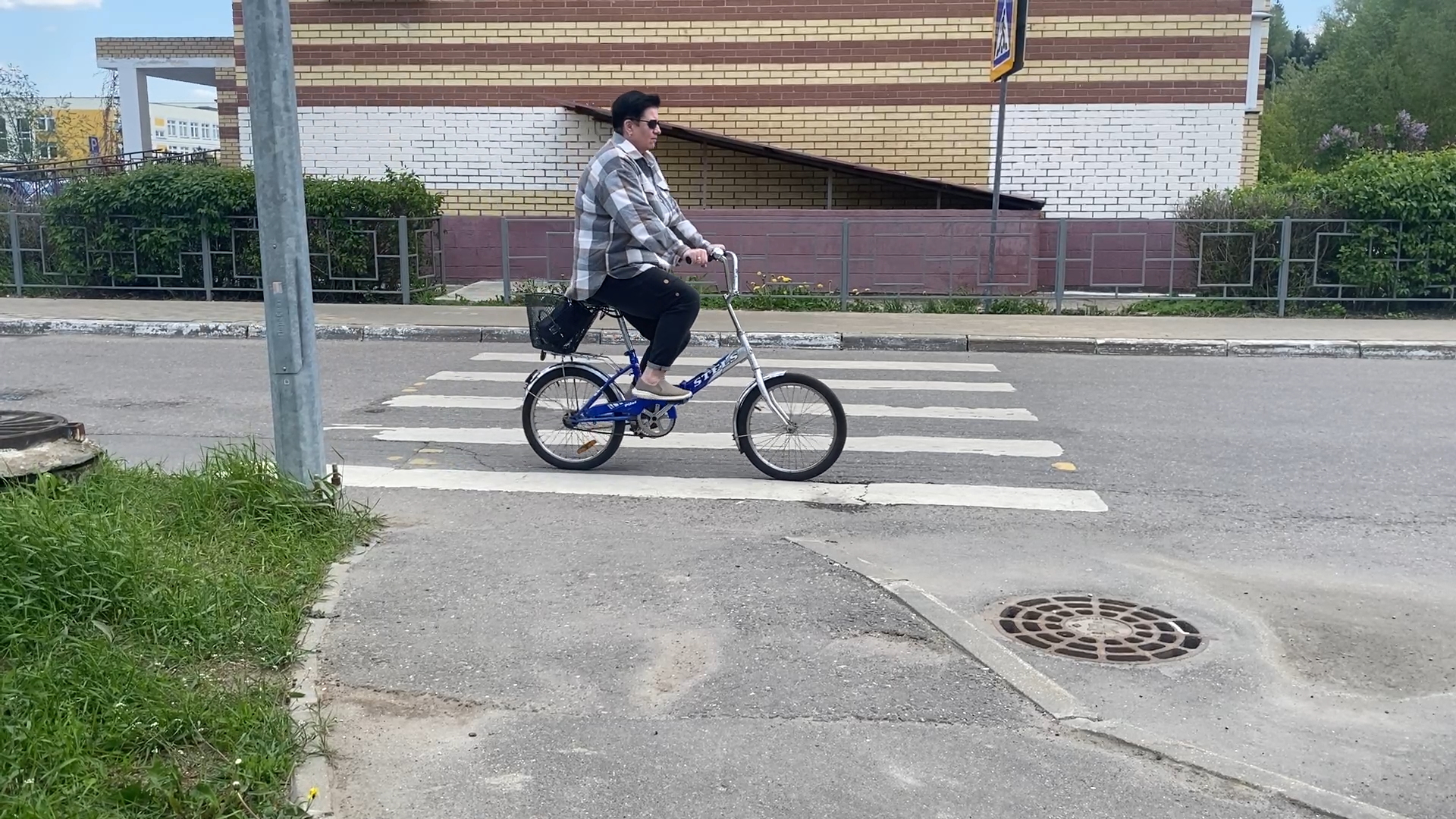 благоустройство территории, микрорайон школьный, власиха школьный, пешеходный тротуар, обход территории,