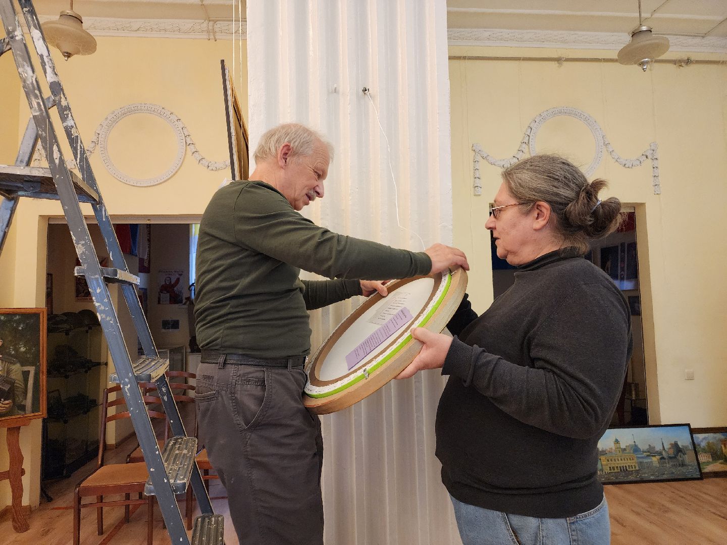 фрязино, художественная выставка, художники подмосковья, культурный центр,