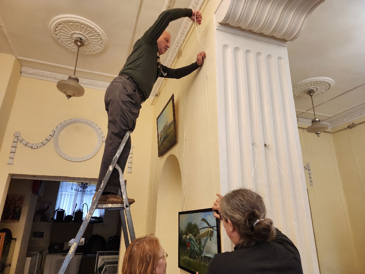 фрязино, художественная выставка, художники подмосковья, культурный центр,