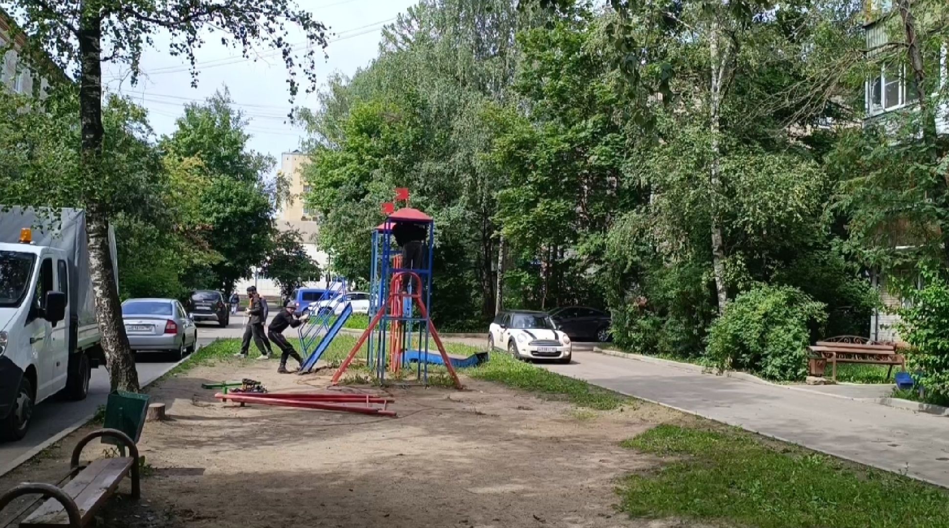 детская  площадка, лобня, двор,