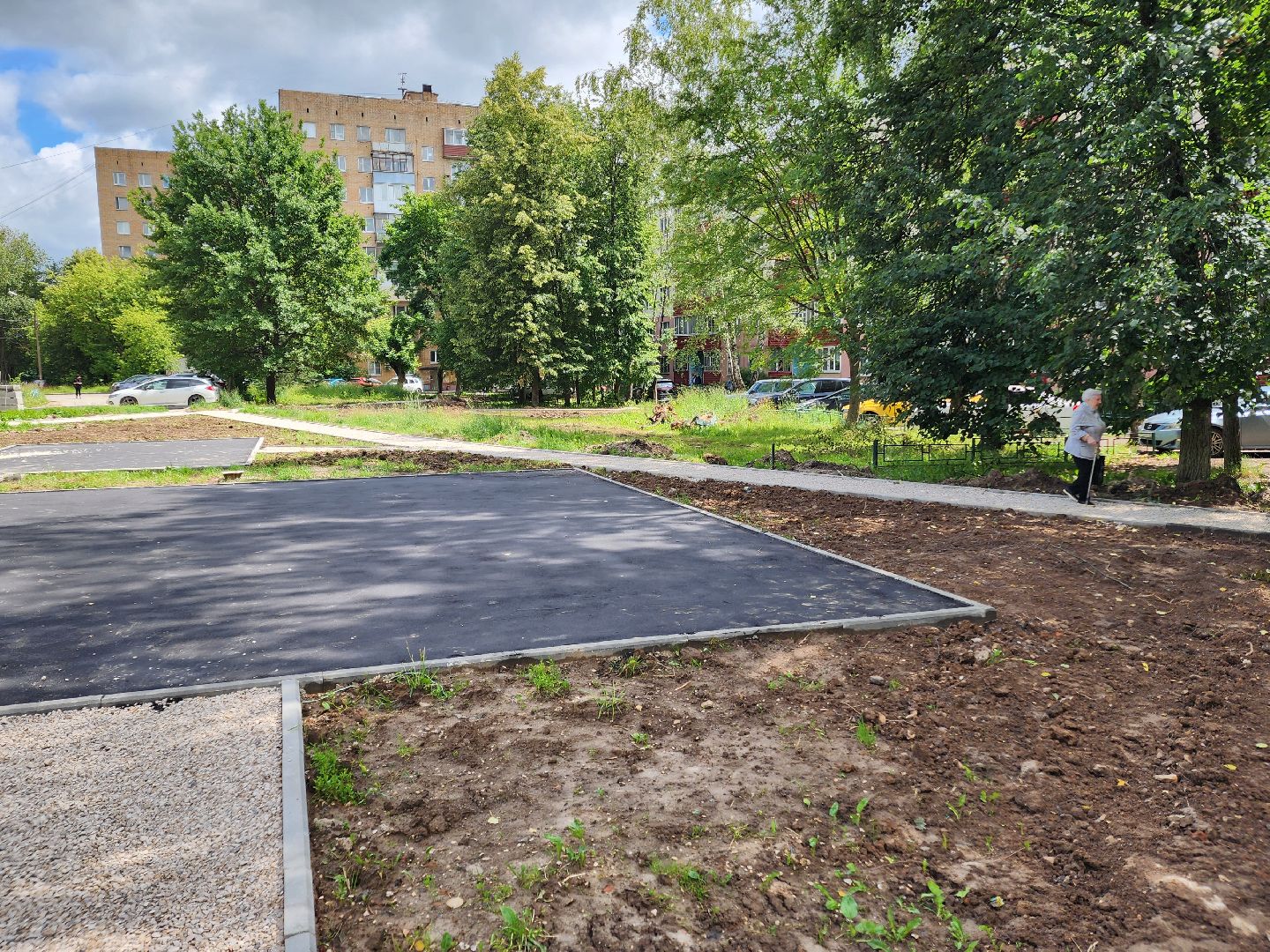 чехов, улица мира, благоустройство двора, пешеходные дорожки, детская игровая площадка, спортивная площадка, воркаут, тренажеры, тротуары, ремонт проездов, госпрограмма московской области, формирование комфортной городской среды,