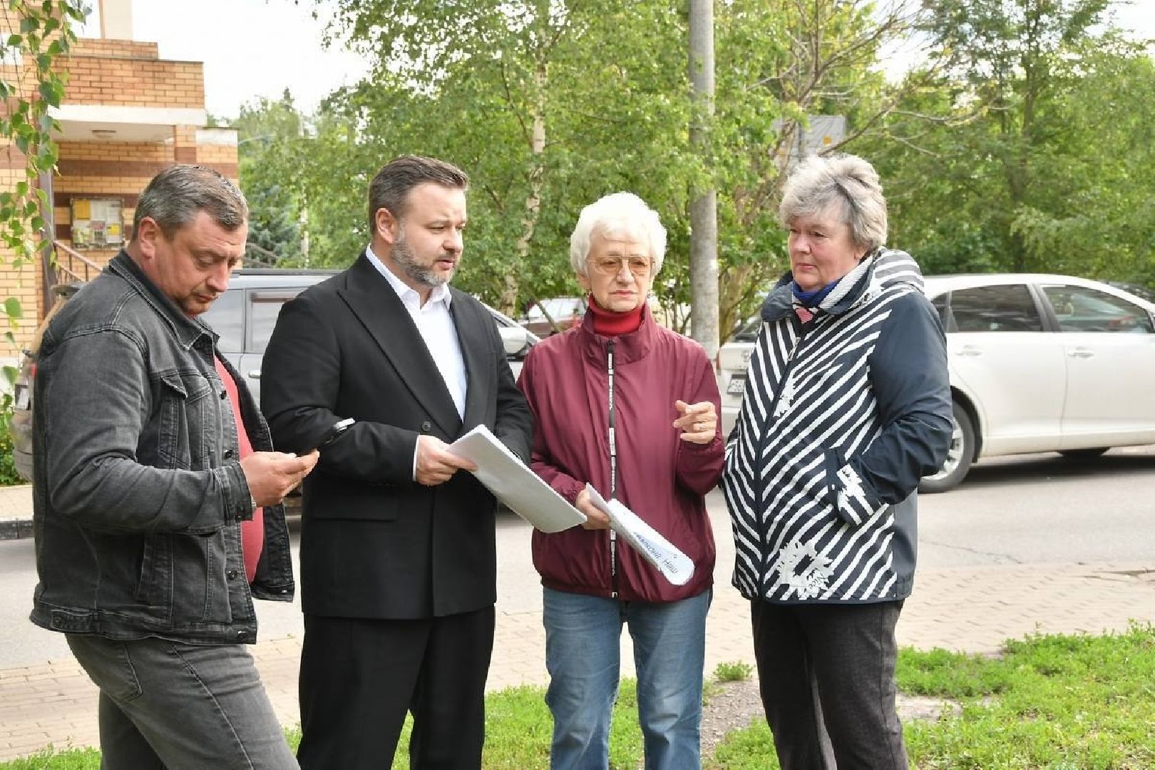 благоустройство территории, власиха благоустройство, микрорайон школьный, власиха школьный, обращения жителей, выездная администрация,