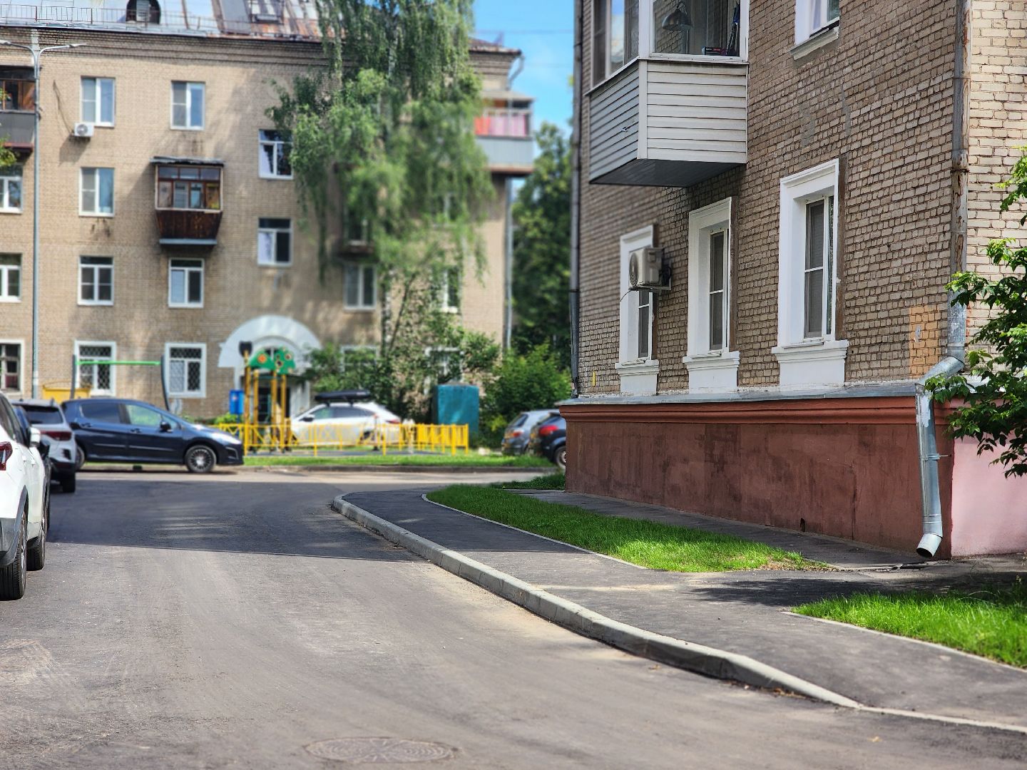 королёв,  благоустройство , обновленный двор на грабина,