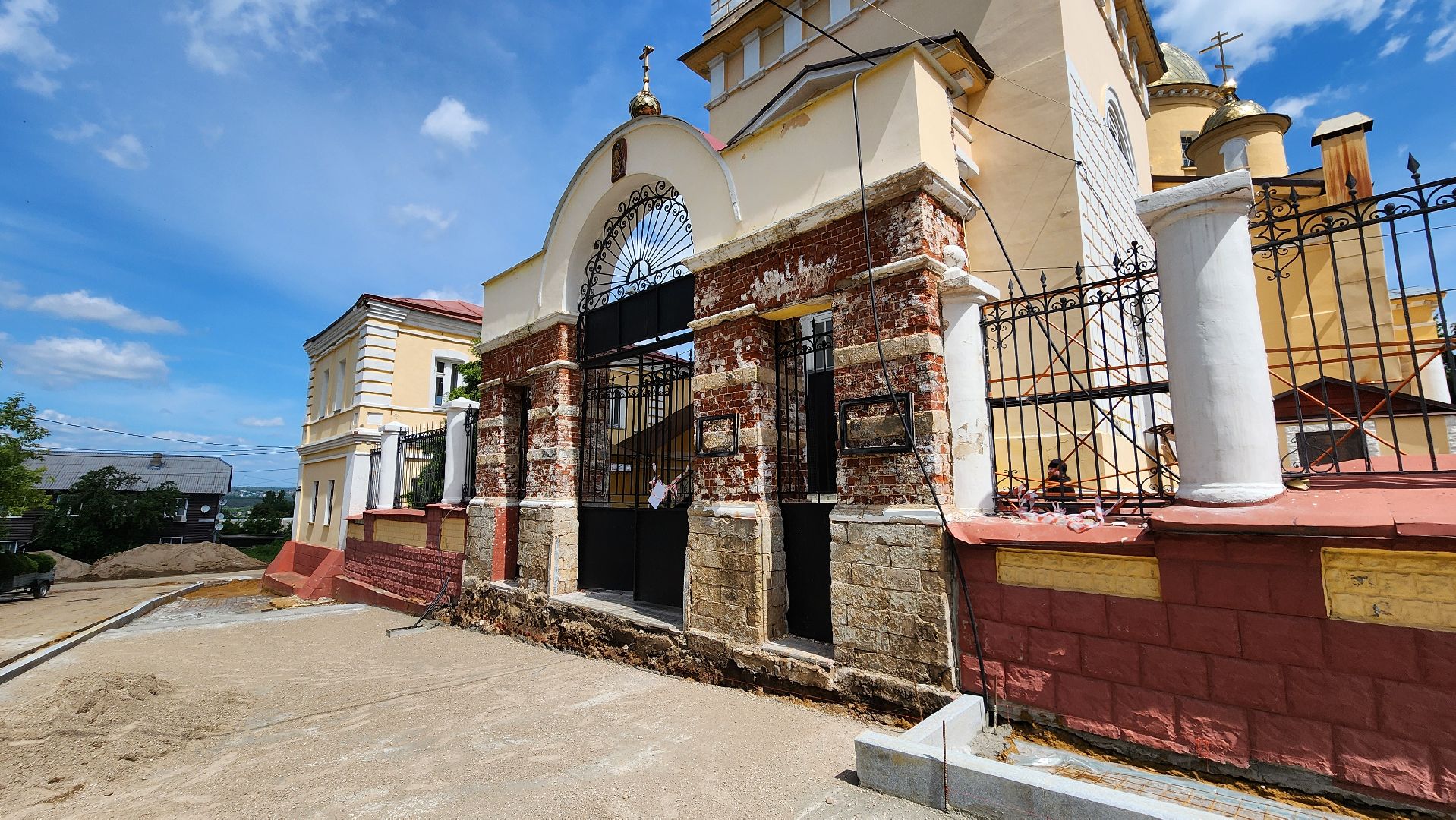 кашира, успенский собор, реставрация , ремонт, входная ворота, историческое сооружение,
