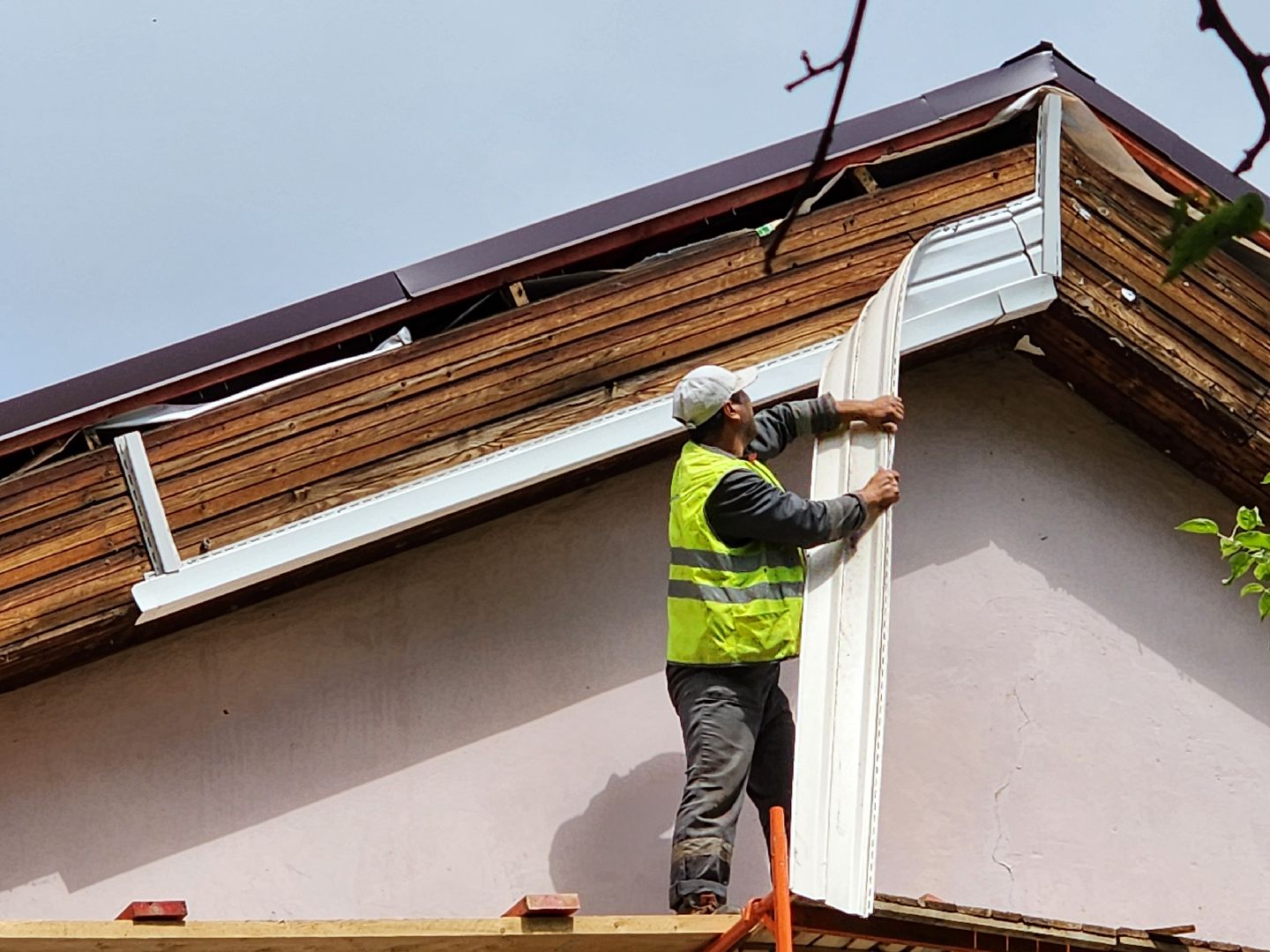 чехов, улица пионерская 2, взрослая поликлиника, текущий ремонт, замена кровли, ремонт крыши, реконструкция, демонтажные работы, фасадные работы, кровельные работы, инженерные сети, благоустройство территории,