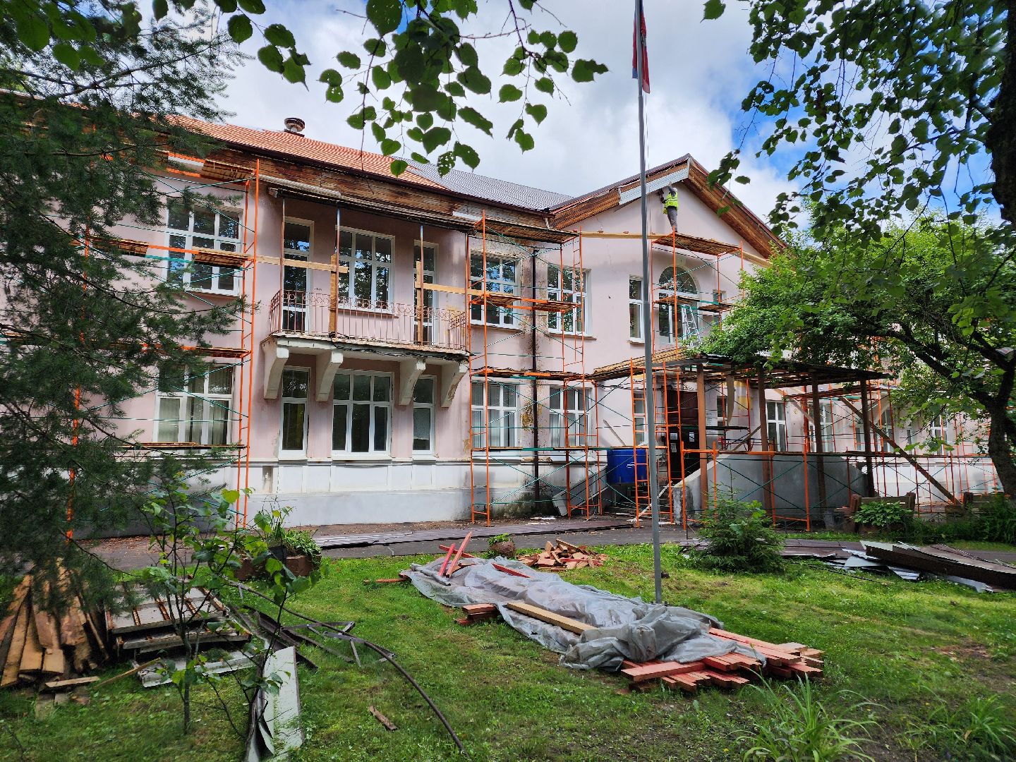 чехов, улица пионерская 2, взрослая поликлиника, текущий ремонт, замена кровли, ремонт крыши, реконструкция, демонтажные работы, фасадные работы, кровельные работы, инженерные сети, благоустройство территории,