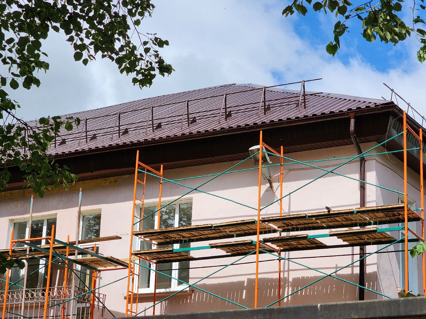 чехов, улица пионерская 2, взрослая поликлиника, текущий ремонт, замена кровли, ремонт крыши, реконструкция, демонтажные работы, фасадные работы, кровельные работы, инженерные сети, благоустройство территории,