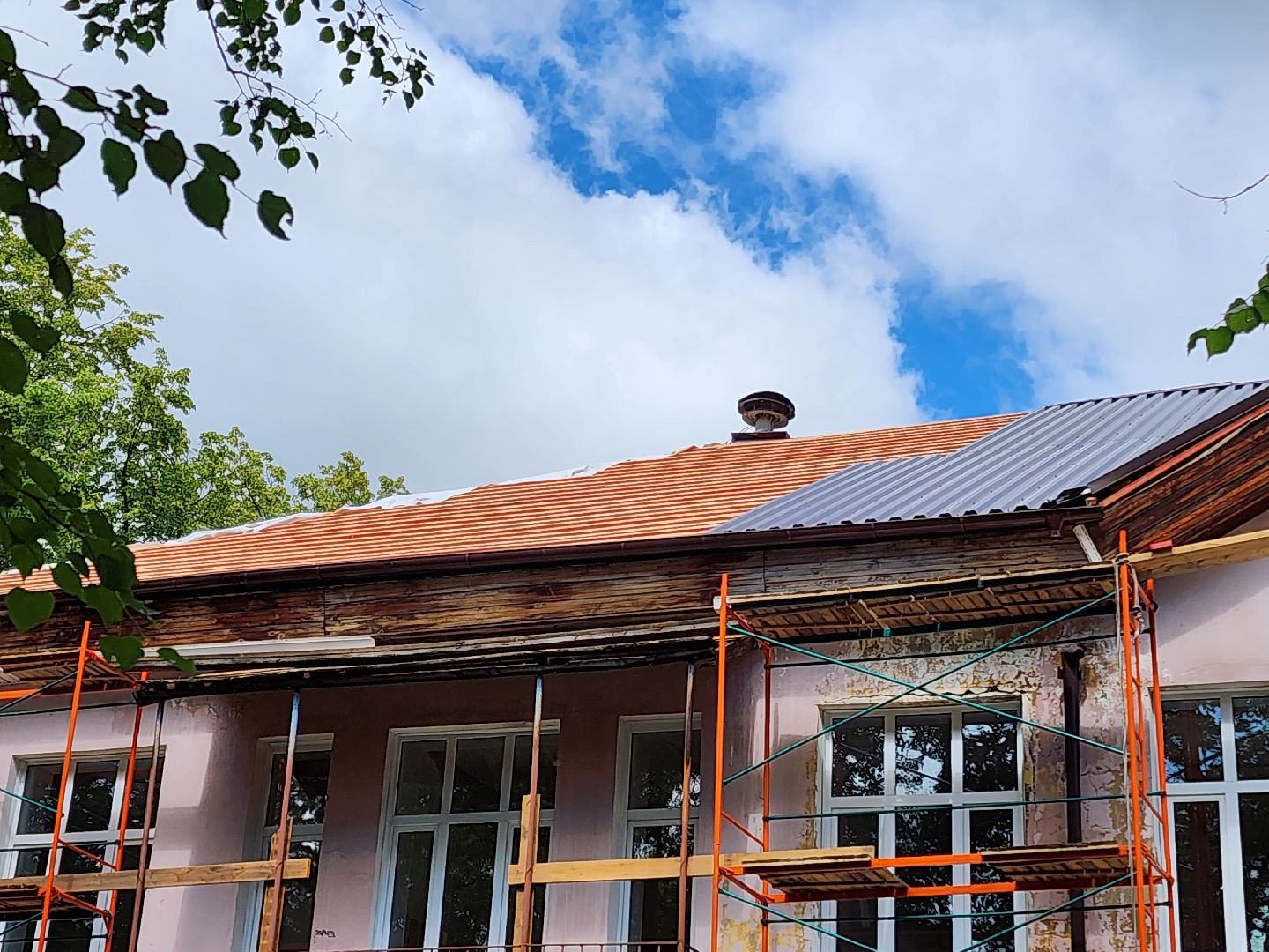 чехов, улица пионерская 2, взрослая поликлиника, текущий ремонт, замена кровли, ремонт крыши, реконструкция, демонтажные работы, фасадные работы, кровельные работы, инженерные сети, благоустройство территории,