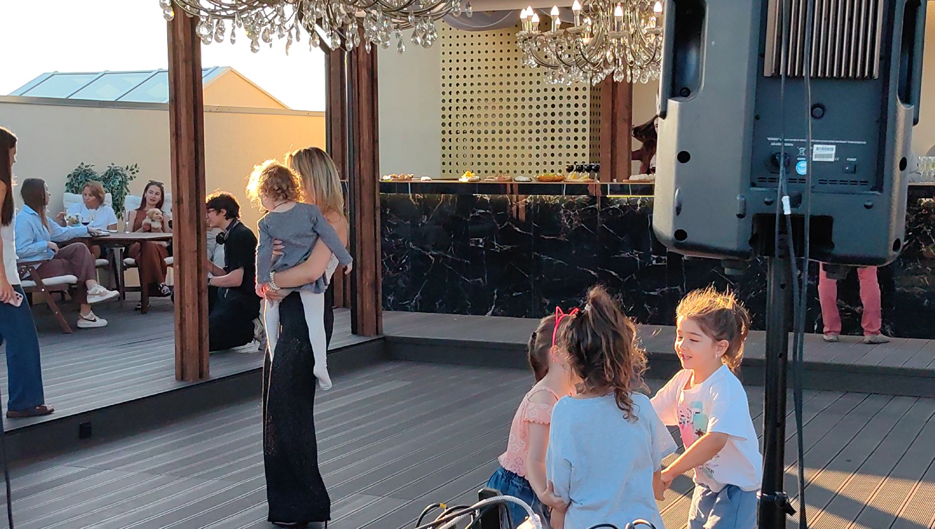 концерт, жилой комплекс, дом, соседи,