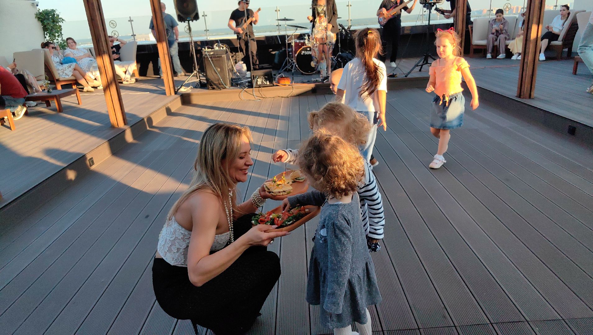 концерт, жилой комплекс, дом, соседи,