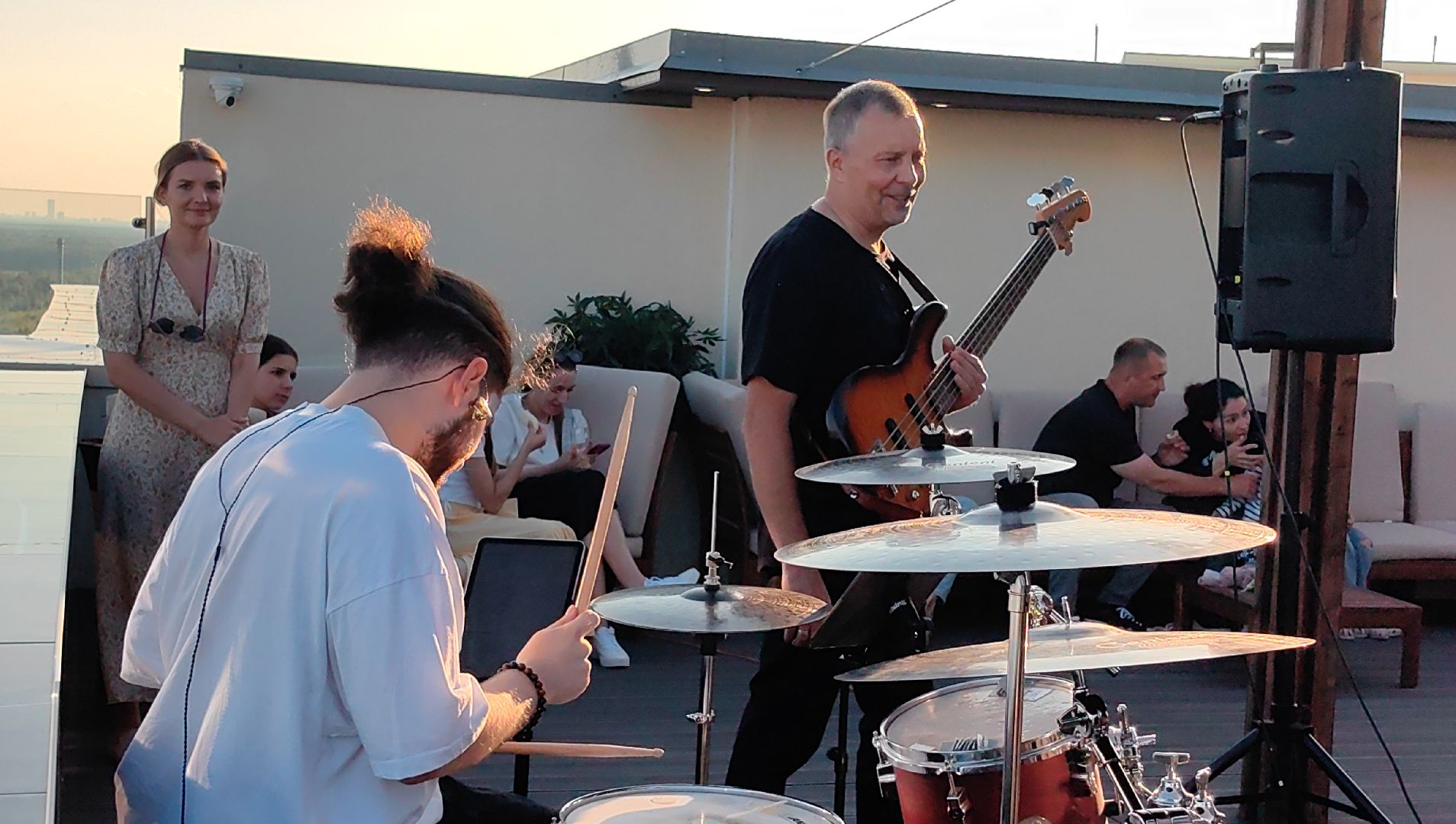 концерт, жилой комплекс, дом, соседи,