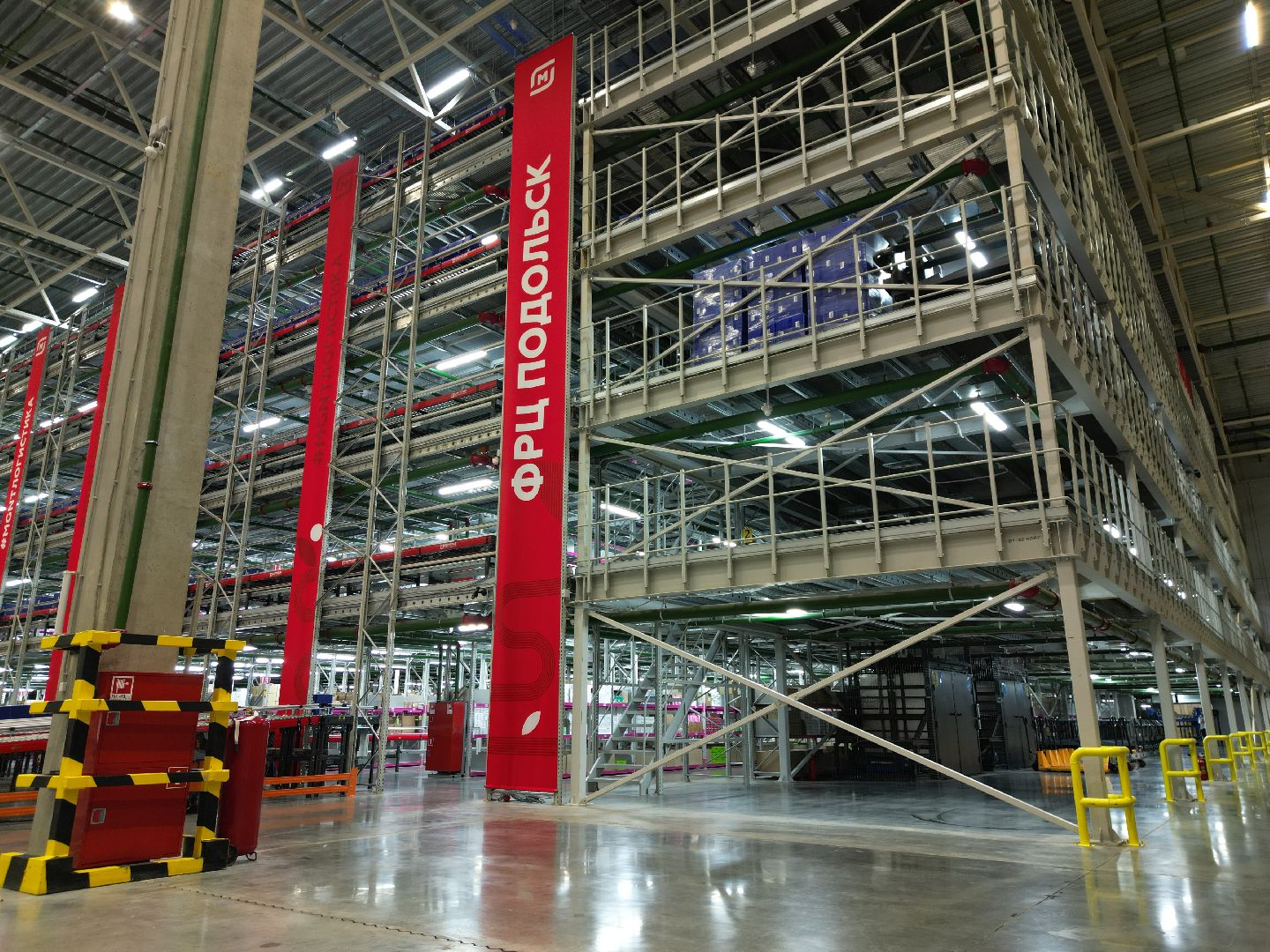 видео с коптера, роботизированный  распределительный центр, магнит в подольске, Роборука в магните подольск,