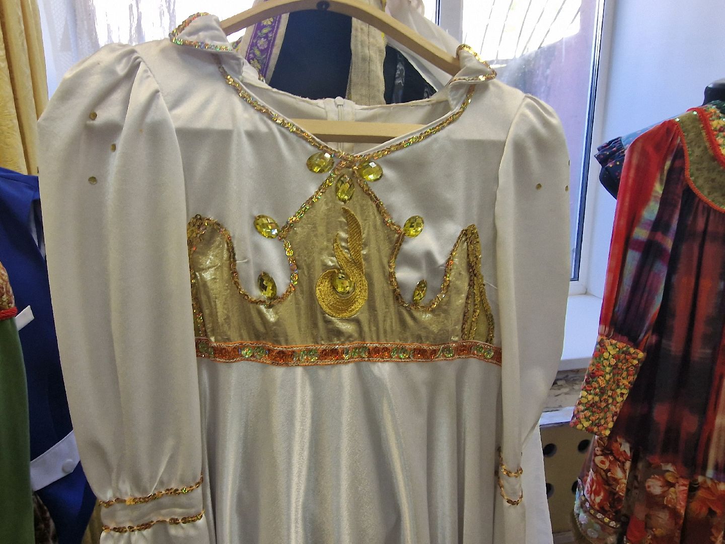 дубна, дкоктябрь, художникпокостюмам,