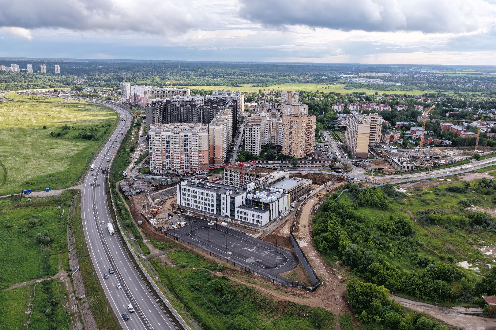 видео с коптера, школа в одинцове, новая школа в звенигороде,
