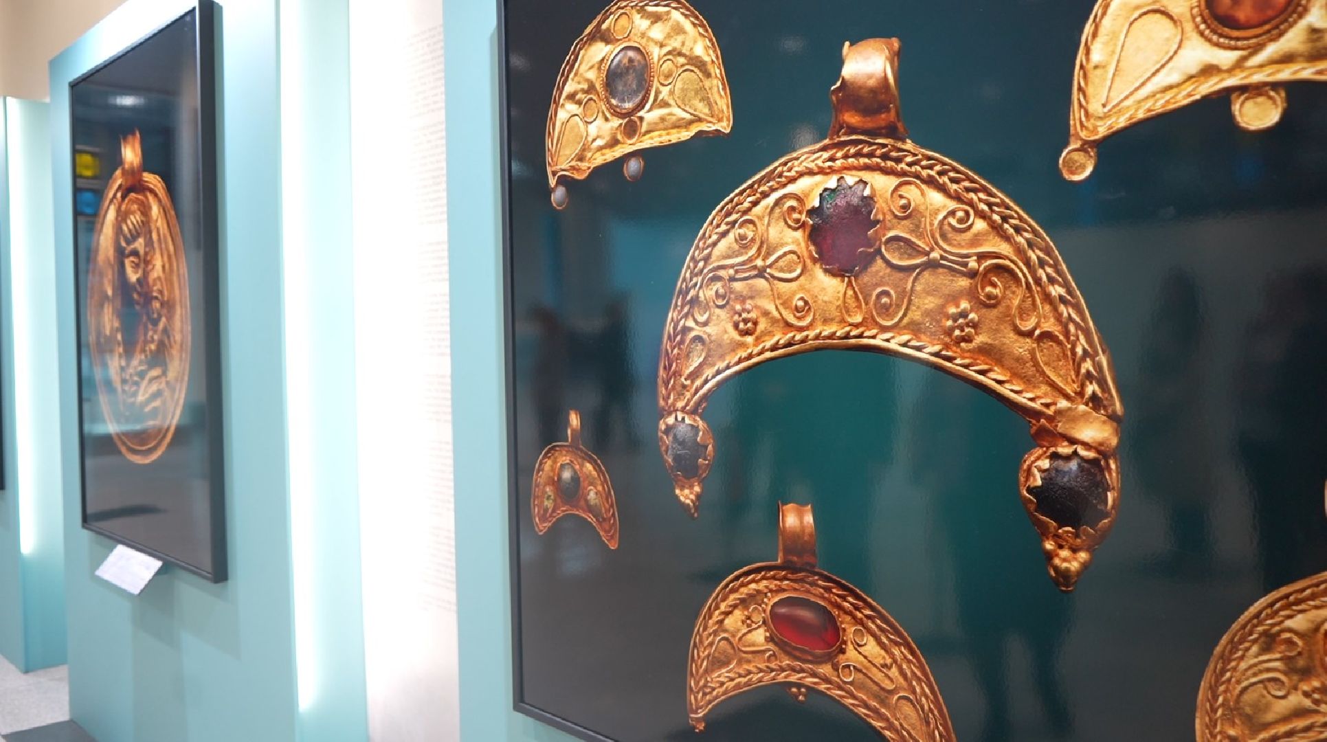 аэропорт Домодедово, фотовыставка, археологические находки