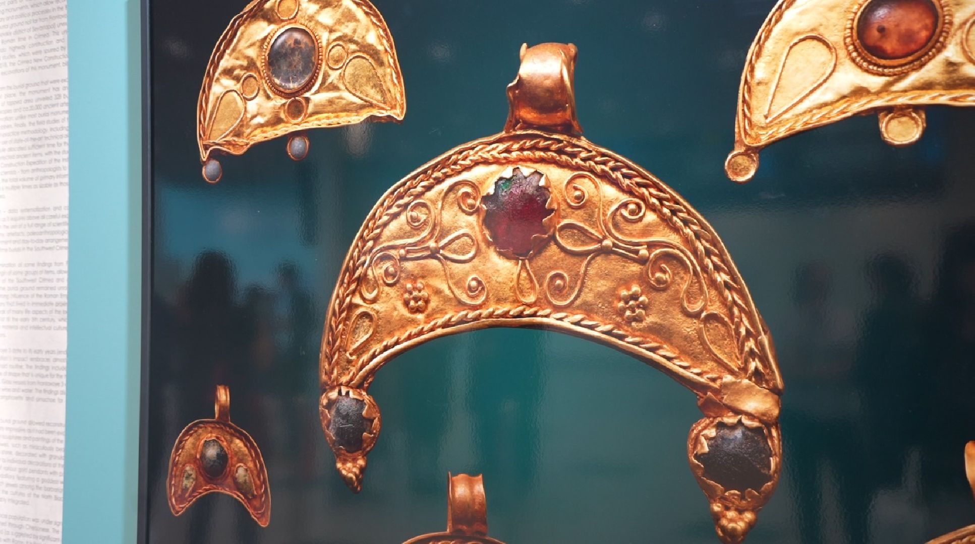 аэропорт Домодедово, фотовыставка, археологические находки