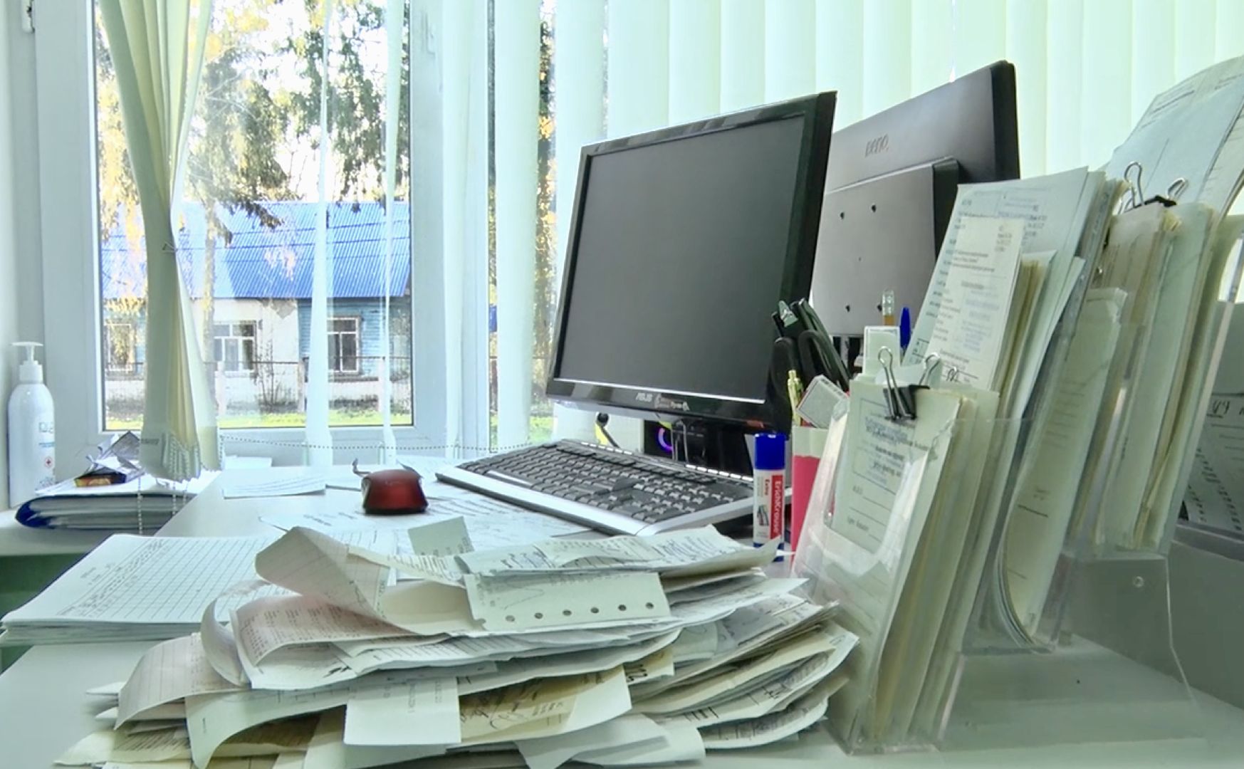 Клин, медицина, ремонт, люди