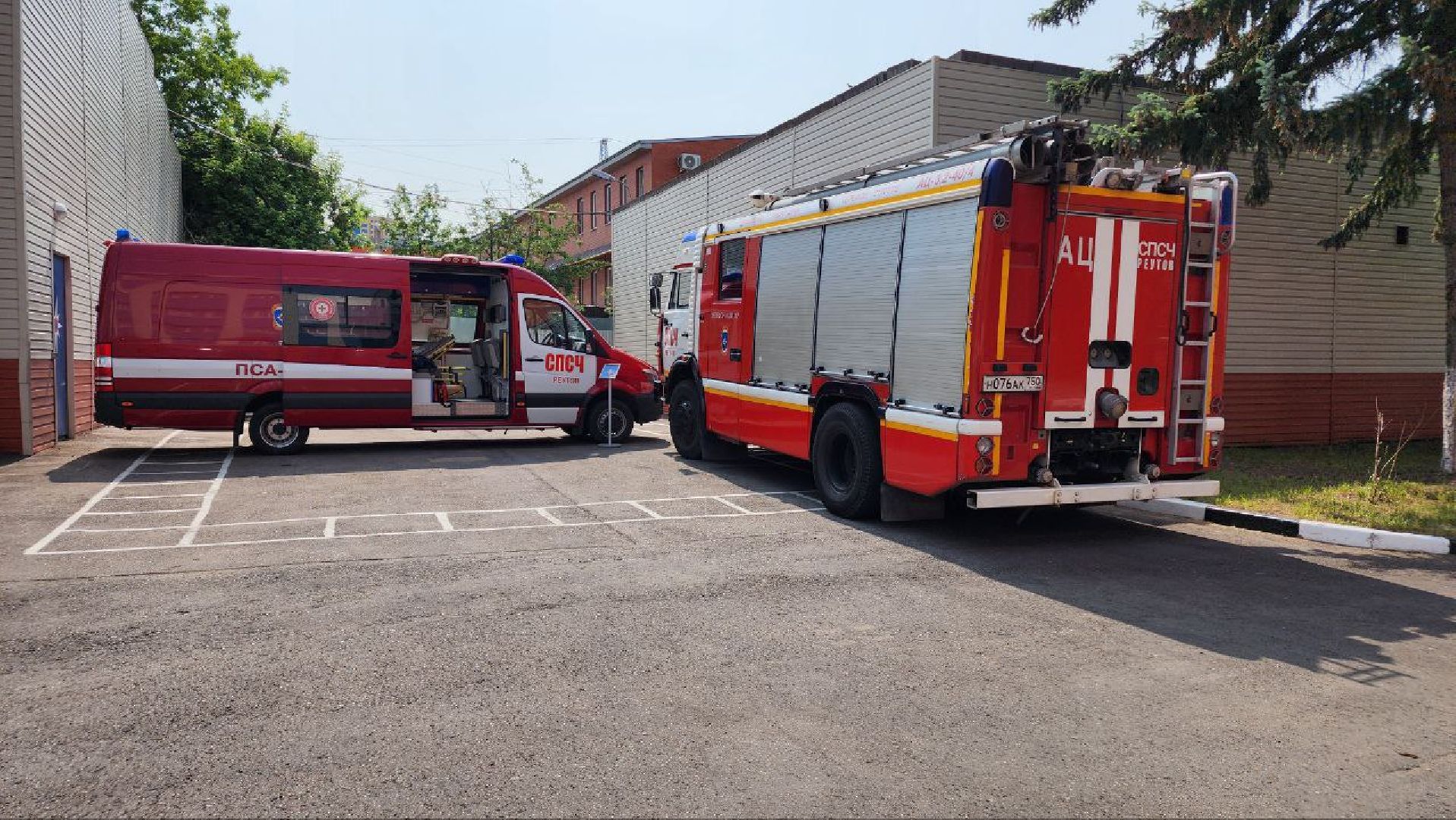 реутов, мчс, скорая помощь, машина, спасение жизни,