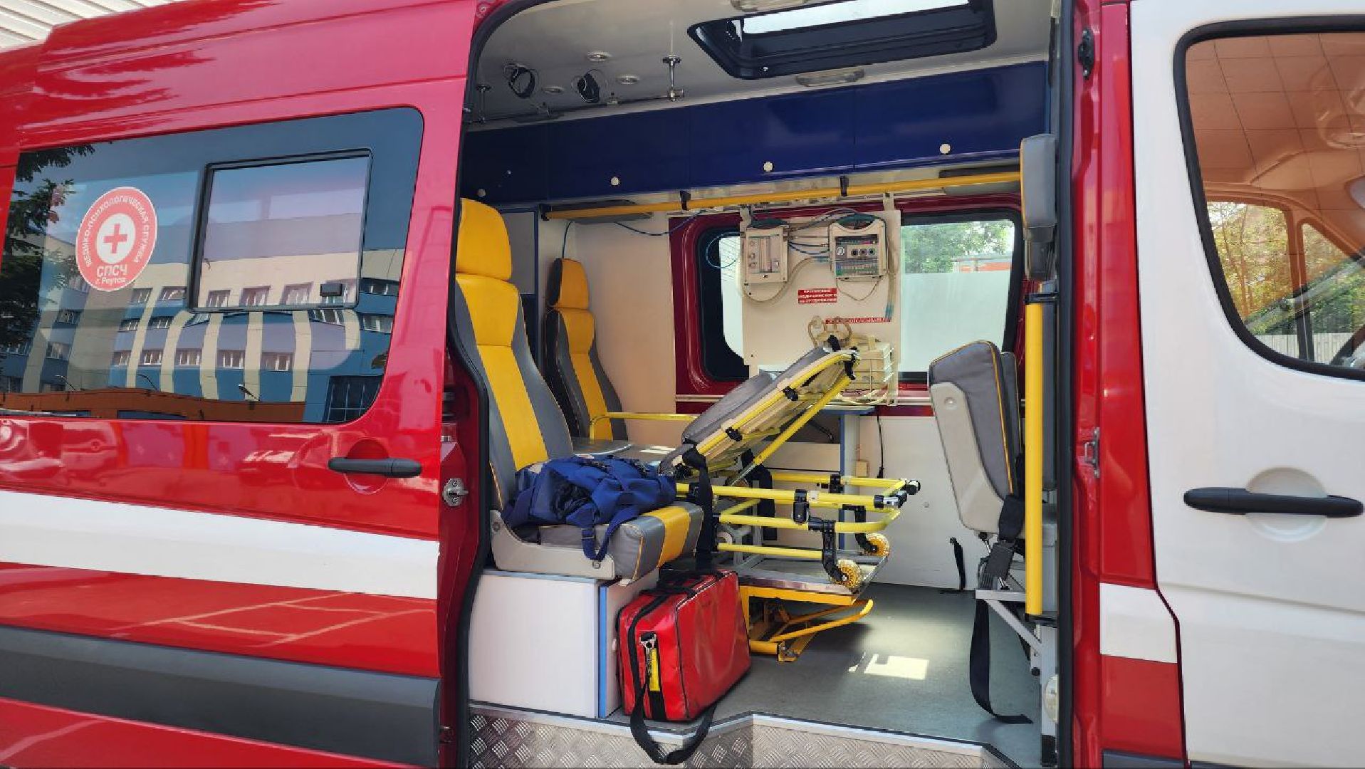 реутов, мчс, скорая помощь, машина, спасение жизни,