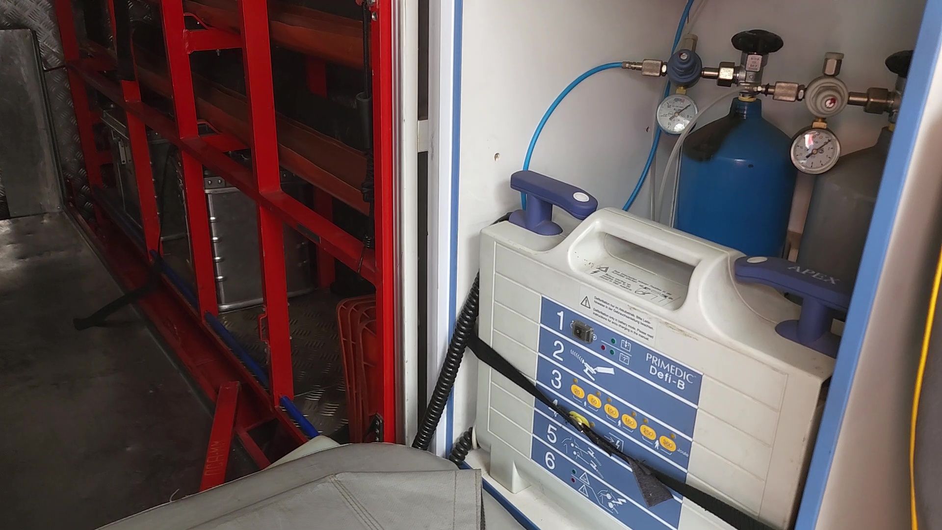 реутов, мчс, скорая помощь, машина, спасение жизни,