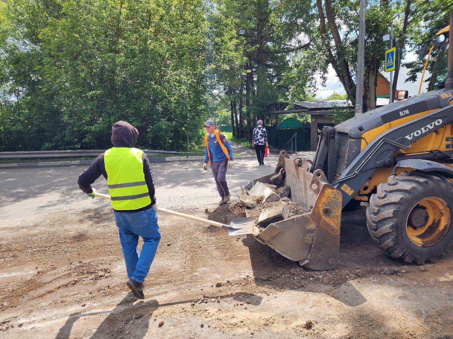 чехов, улица мира, дорожный ремонт , капремонт проезжей части , новые бордюры, автостоянки, парковочные карманы , тротуары, обновление, госпрограмма московской области, развитие дорожной инфраструктуры,