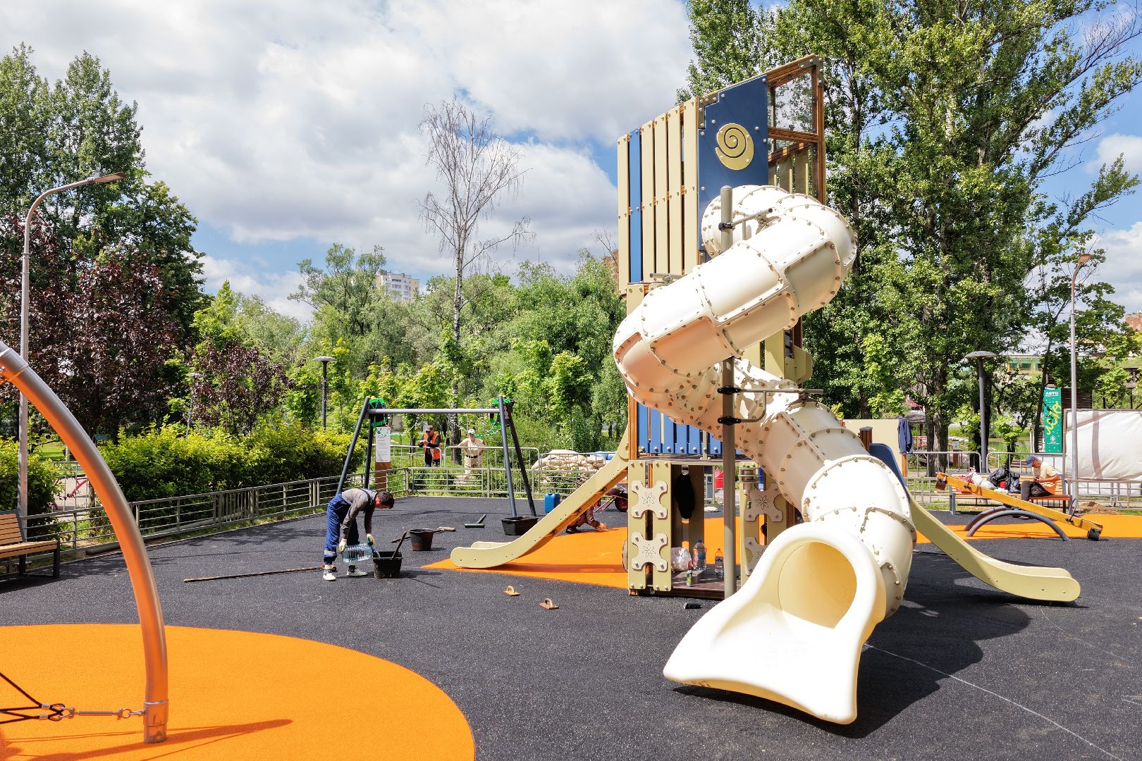 видео с коптера, парк фабричный пруд реутов, благоустройство реутов, игровая зона в парке ,