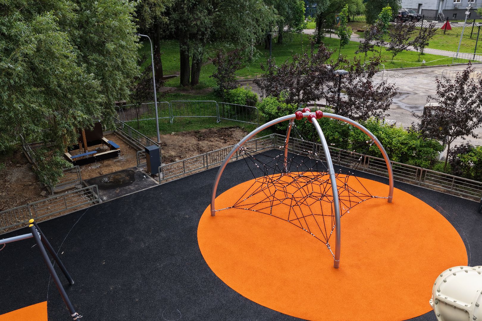 видео с коптера, парк фабричный пруд реутов, благоустройство реутов, игровая зона в парке ,