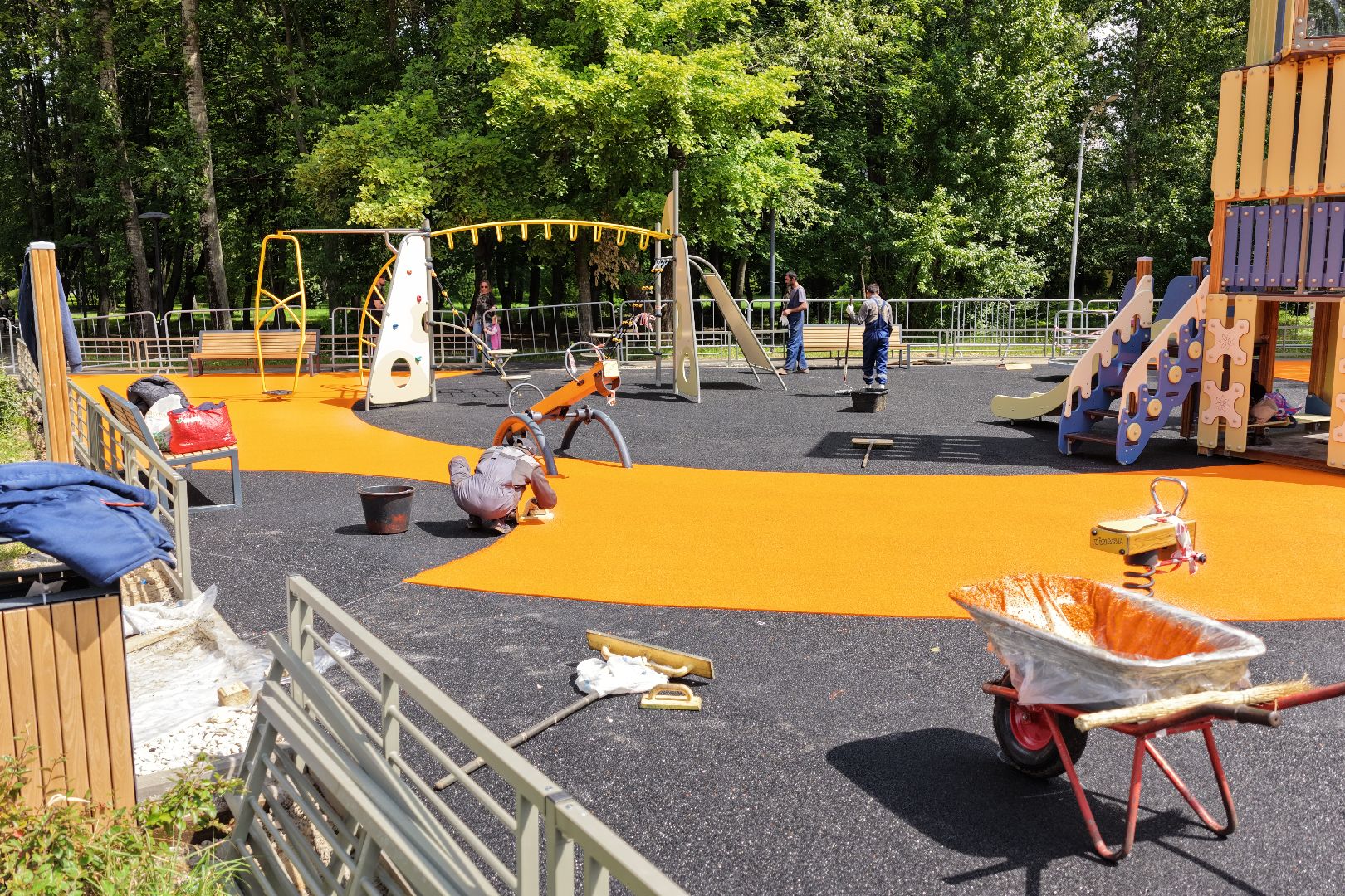 видео с коптера, парк фабричный пруд реутов, благоустройство реутов, игровая зона в парке ,