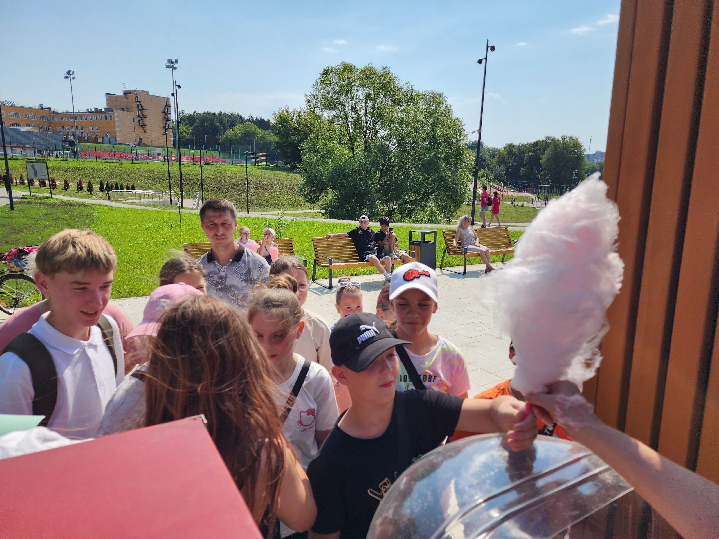 чехов, улица береговая, набережная реки теребенка, день любви семьи и верности, праздник, благоустройство, реконструкция, глава округа михаил собакин, обновление набережной, пешеходные дорожки, детские и спортивные площадки, озеленение, зоны отдыха, госпрограмма московской области, формирование комфортной городской среды,праздничная программа, торжественное открытие,