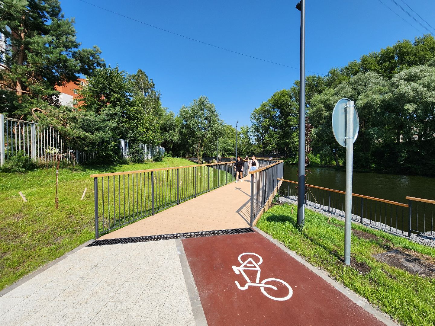 чехов, улица береговая, набережная реки теребенка, день любви семьи и верности, праздник, благоустройство, реконструкция, глава округа михаил собакин, обновление набережной, пешеходные дорожки, детские и спортивные площадки, озеленение, зоны отдыха, госпрограмма московской области, формирование комфортной городской среды,праздничная программа, торжественное открытие,