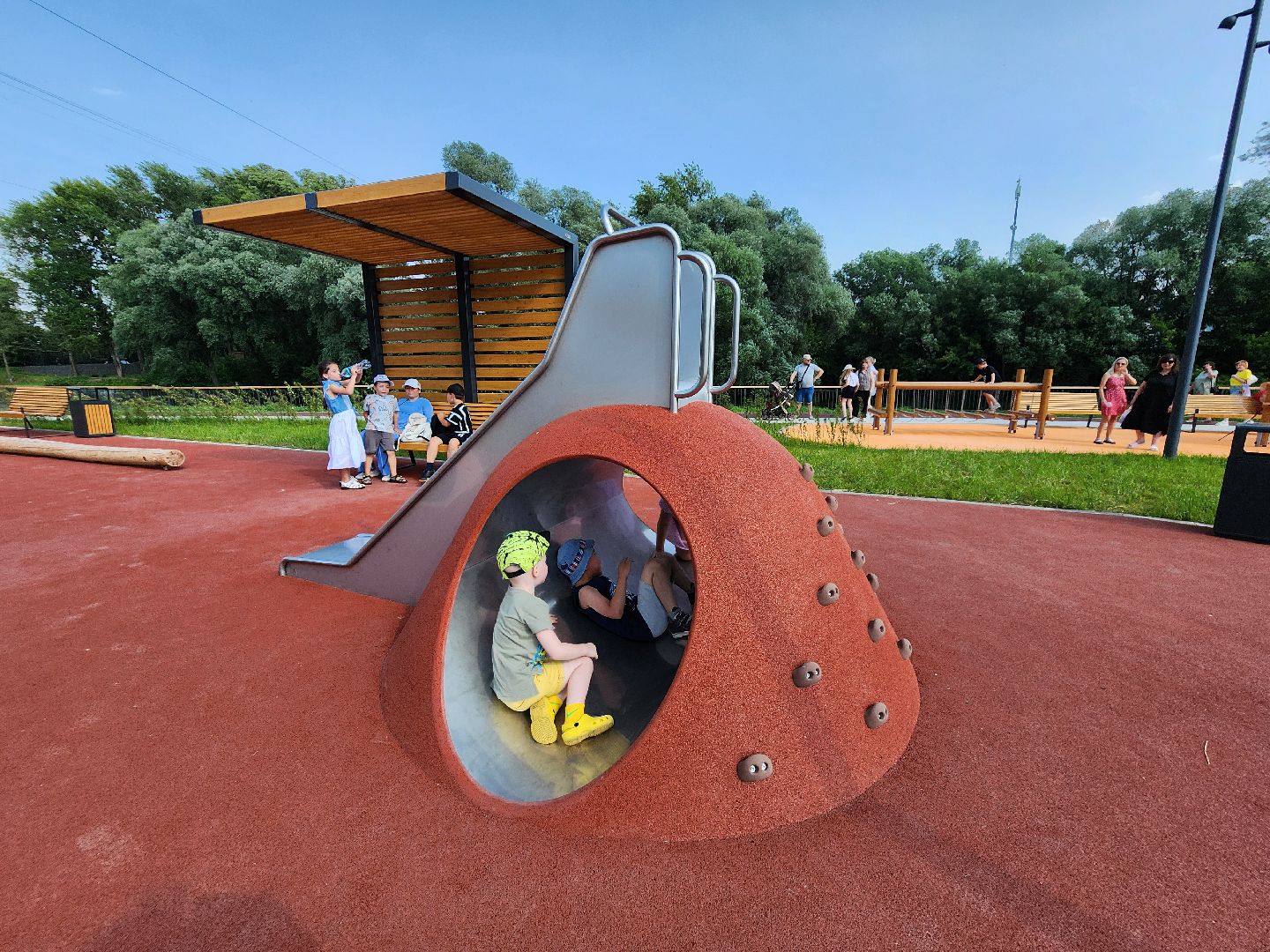 чехов, улица береговая, набережная реки теребенка, день любви семьи и верности, праздник, благоустройство, реконструкция, глава округа михаил собакин, обновление набережной, пешеходные дорожки, детские и спортивные площадки, озеленение, зоны отдыха, госпрограмма московской области, формирование комфортной городской среды,праздничная программа, торжественное открытие,