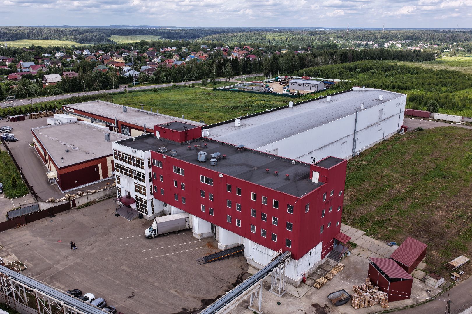 видео с коптера,  производство БАДов, завод в рузе,